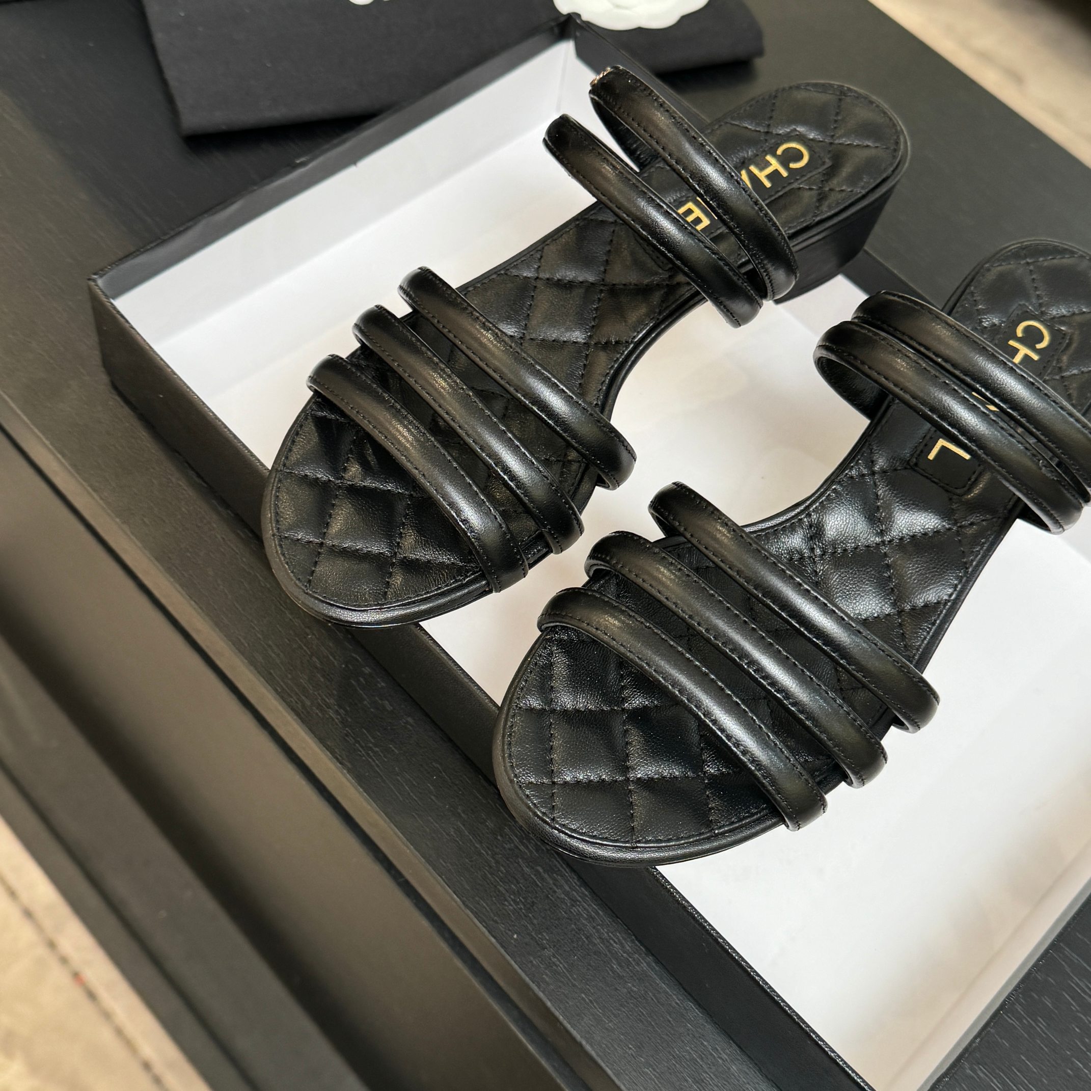 TOP CHANEL Low Heels Slippers - 3 Colors