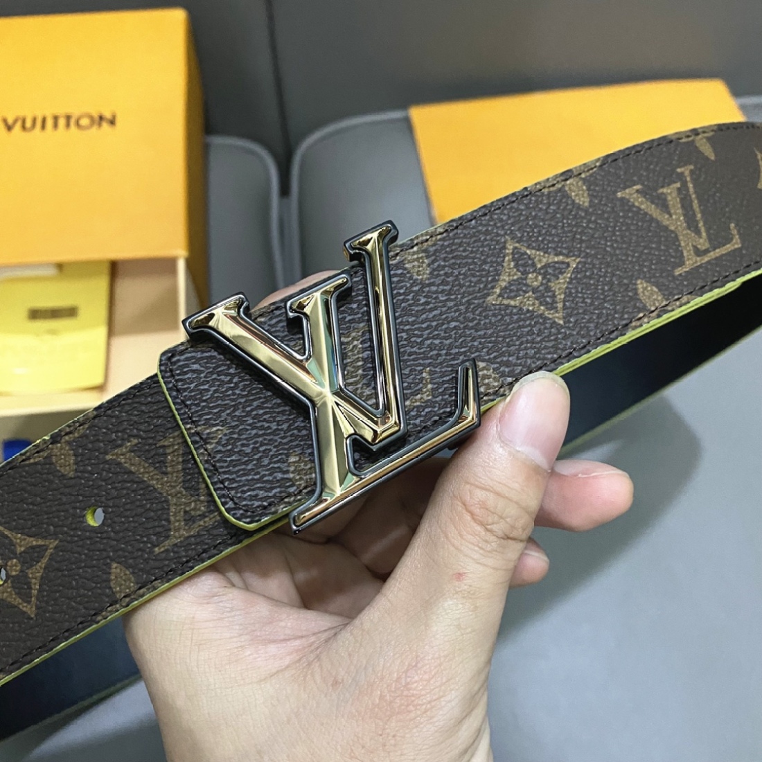 Lv  Pyrmide Truck L Men's Belts Width: 40mm