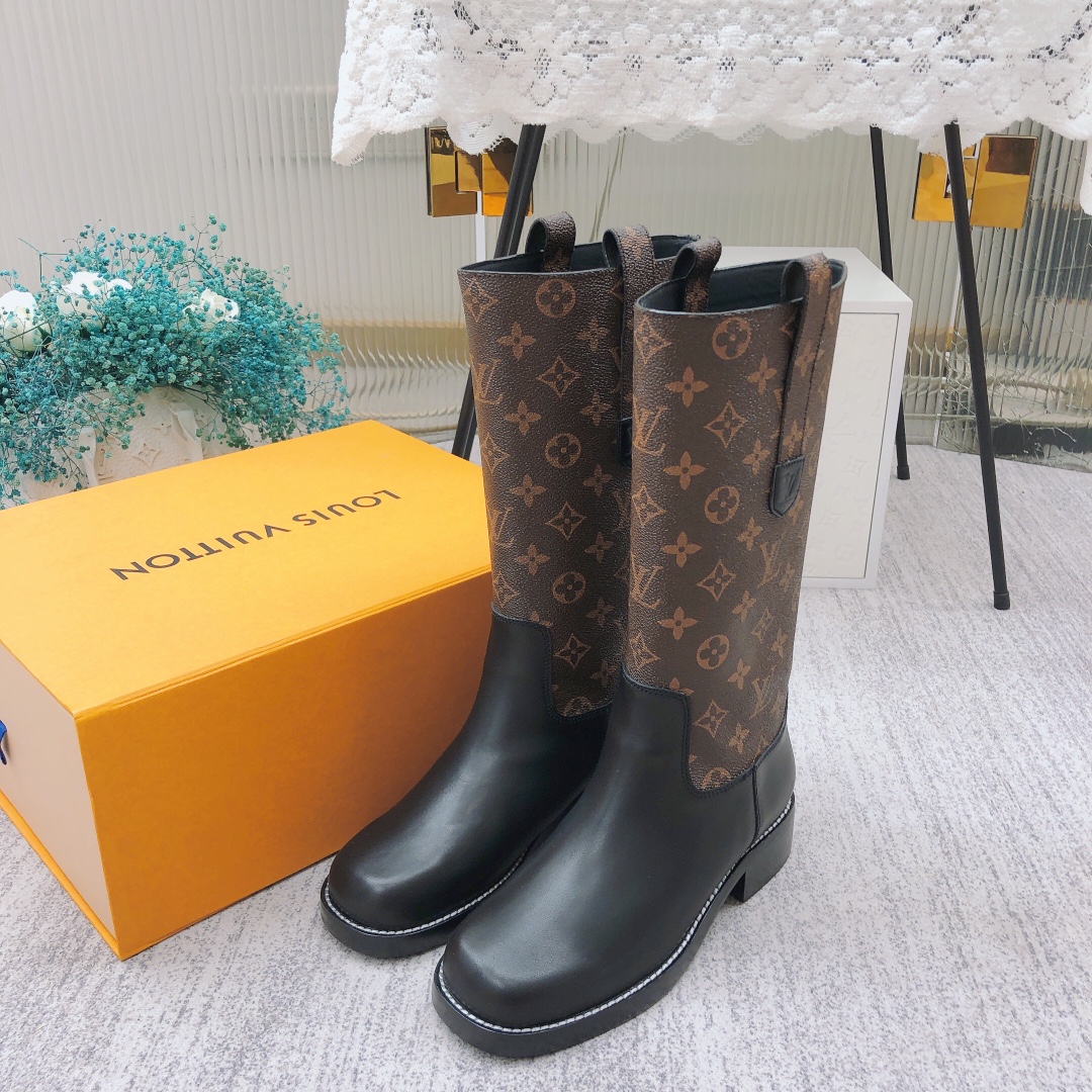 TOP Louis Vuitton LV Pure Leather Embossed Sleeve Boots - 2 Colour