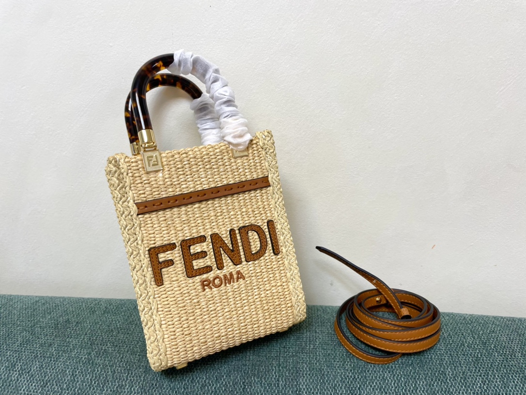 TOP FENDI  Mini Straw Sunshine Bag