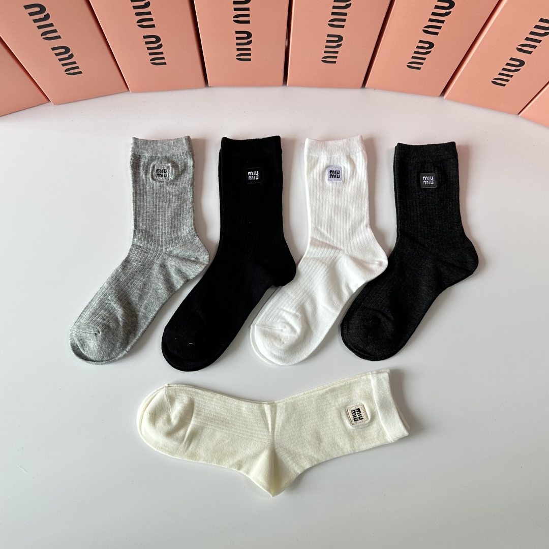 TOP Miu Miu Socks - 5 Pieces as a Set
