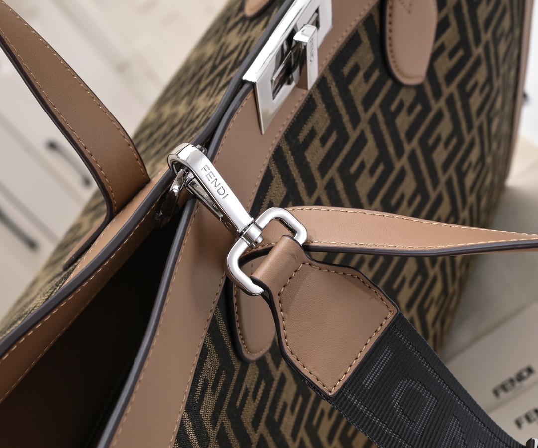 TOP FENDI Peekaboo ISeeU Forty8 Handbag - 42.7*23*33cm - SHW