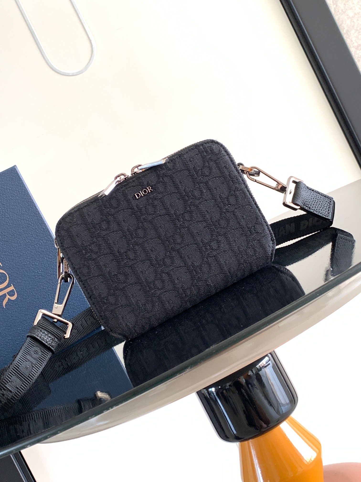 TOP Christian Dior ESSENTIALS Bag 17cm*12.5cm - Black