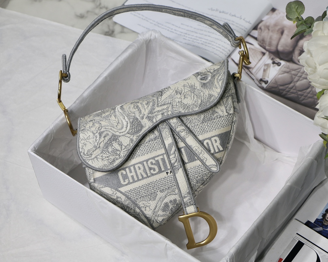 TOP Christian Dior Embroidered Grey Tiger Saddle Bags 25.5x20x6.5cm