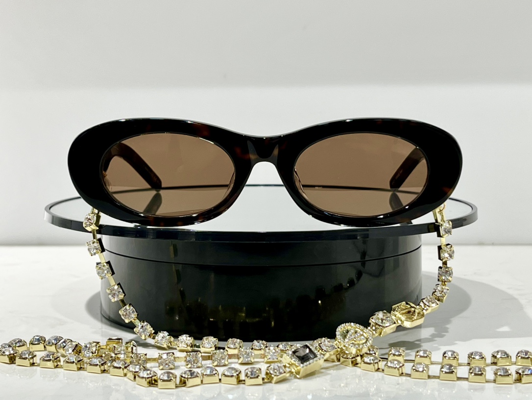 TOP Christian Dior Catwalk Style Diamond Glasses Chain Sunglasses