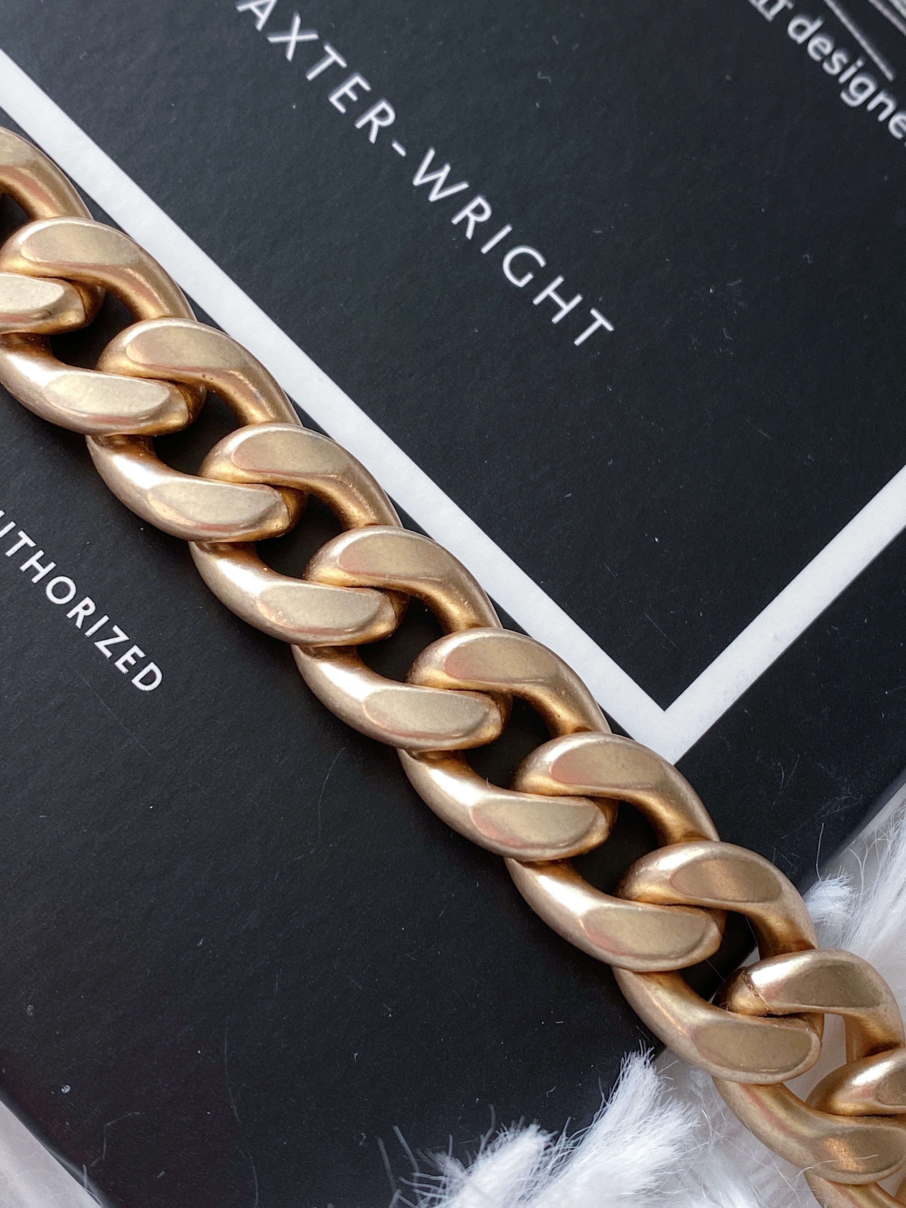 TOP CHANEL Messenger Bag Calfskin Mini - White