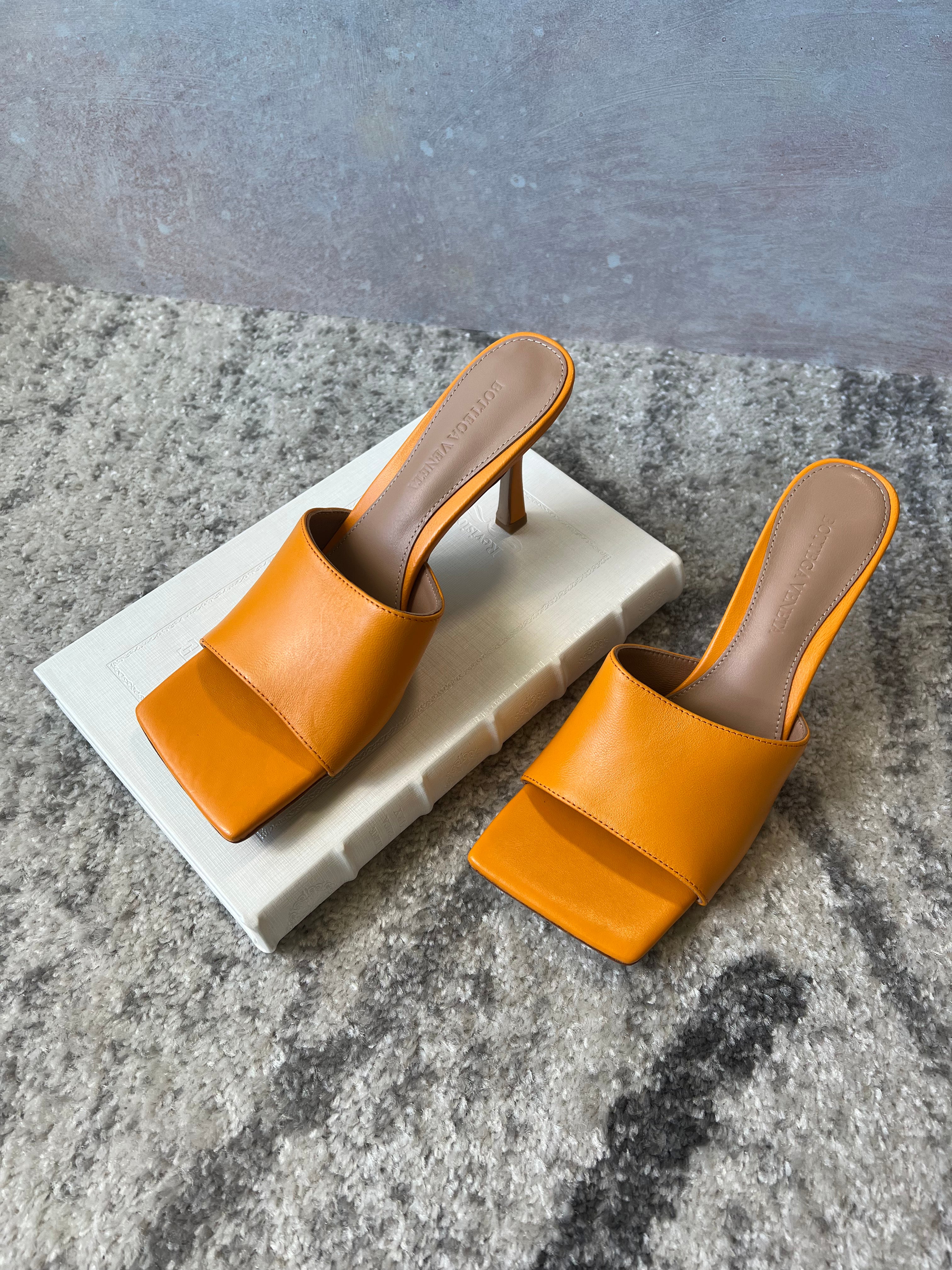 TOP Bottega Veneta BV BV Stretch Leather Heeled Sandals - Orange