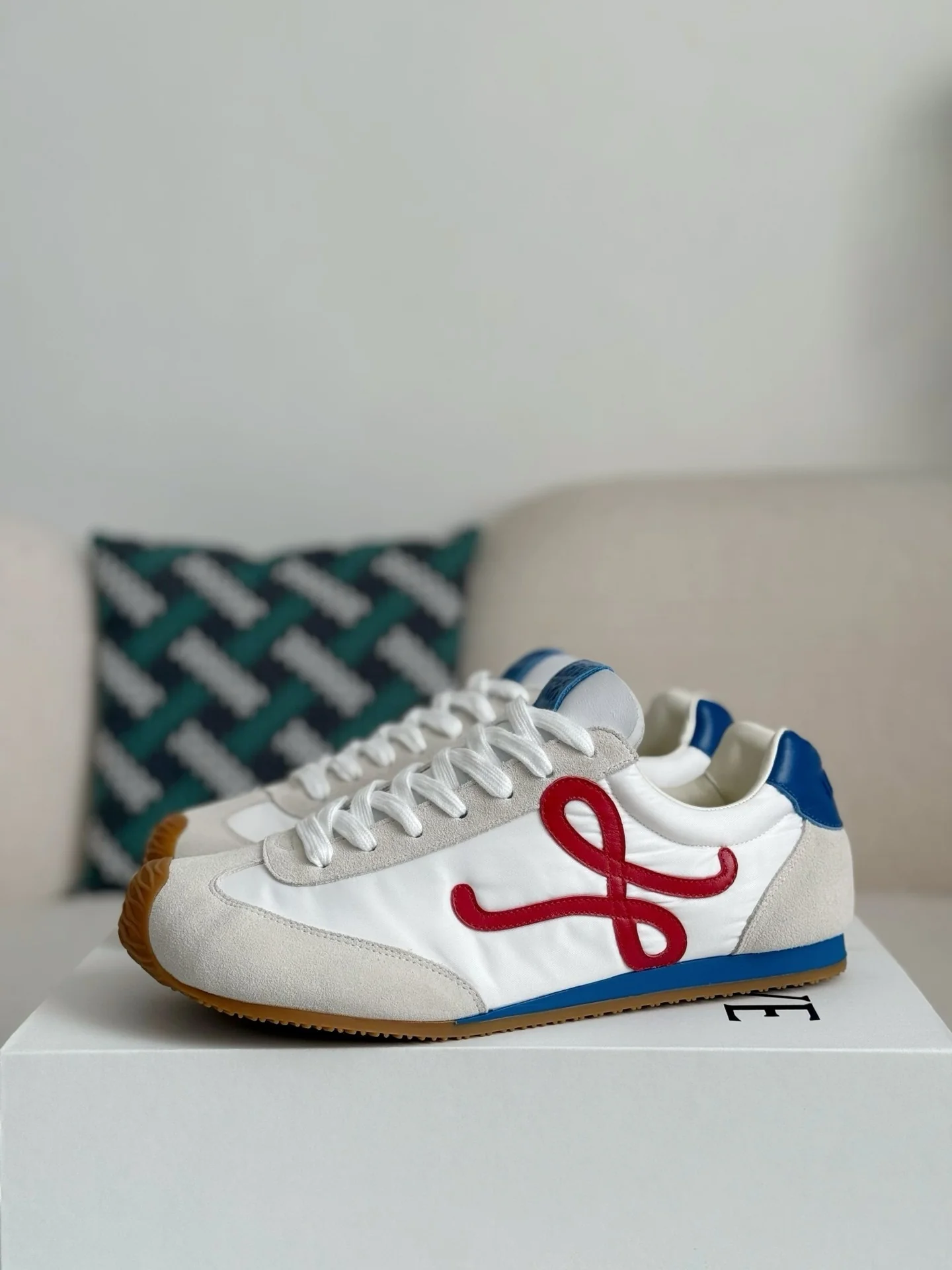 AAAShoes  Vintage Color Block Sneakers, Suede Panel Retro Trainers, Gum Rubber Sole Casual Lace-up Walking Shoes for Men Women