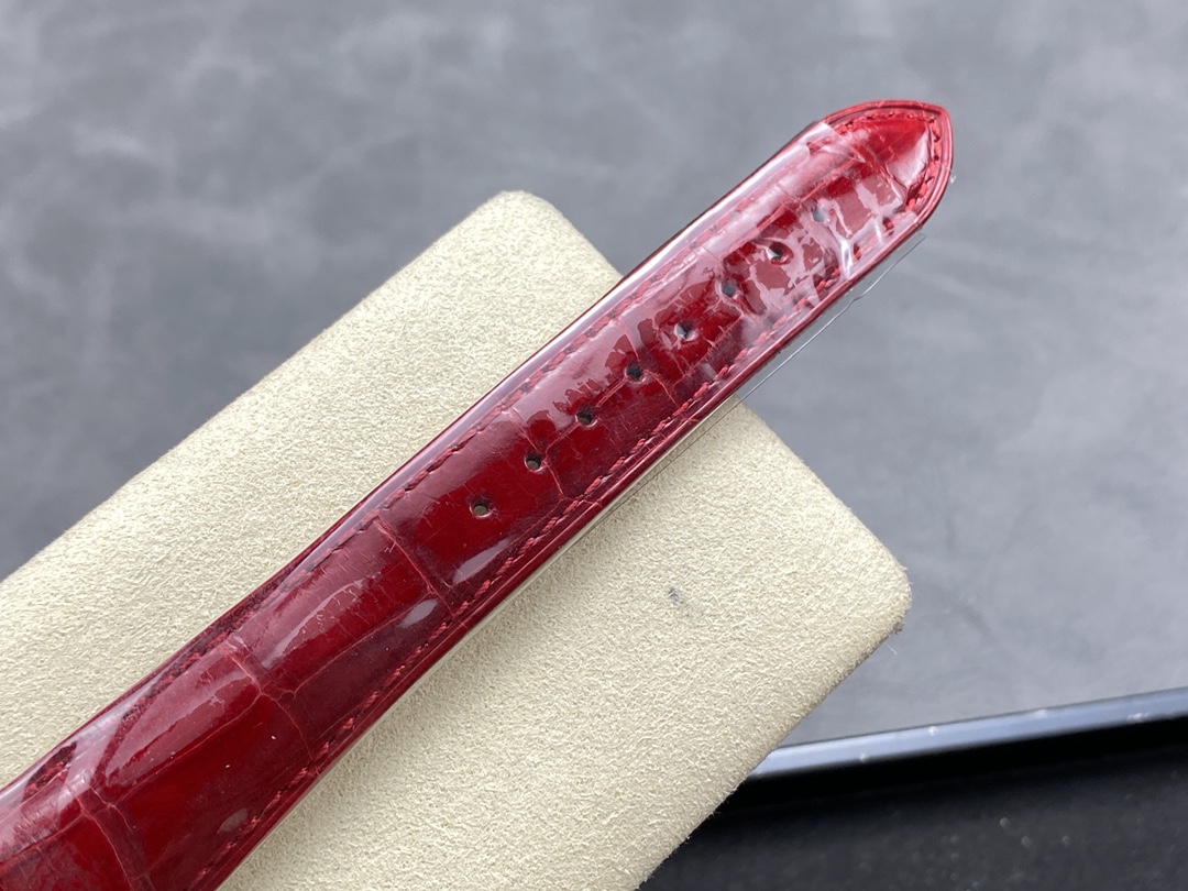 TOP ROLEX  Day-Date Yellow Gold Bezel Watch 36mm - Red