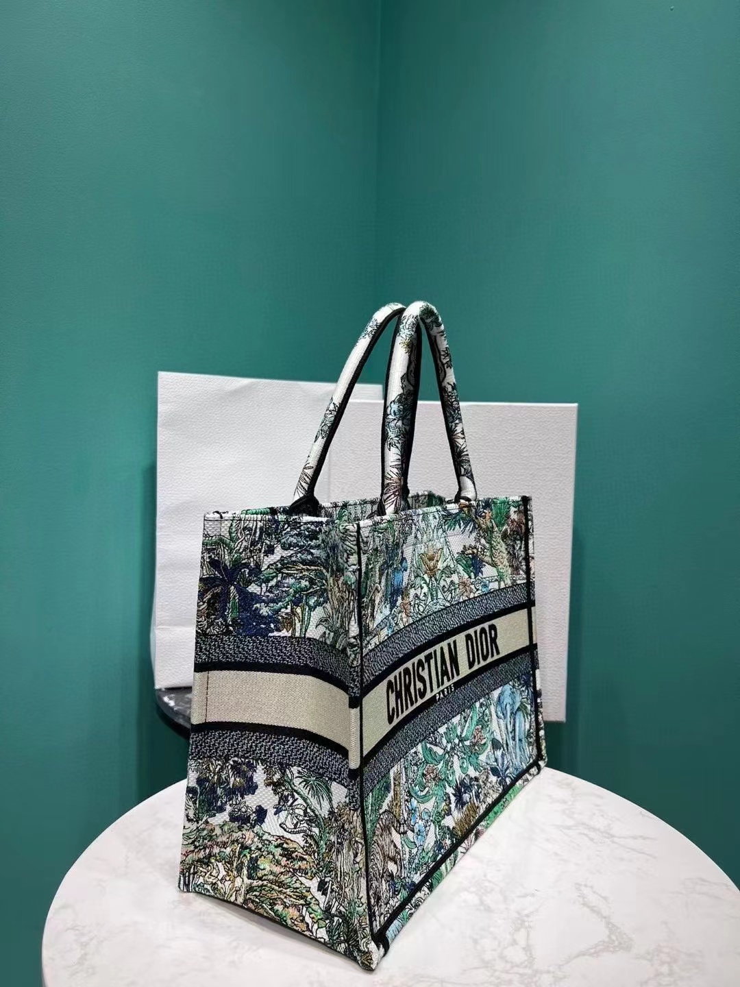 TOP Christian Dior Book Tote Bag 36 CM - Medium