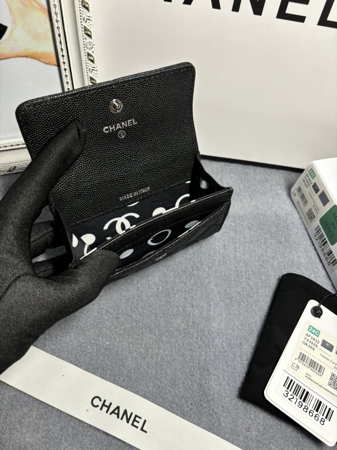 TOP CHANEL Hollow Letter CC Card Holder Wallet 11x7x2cm - Black