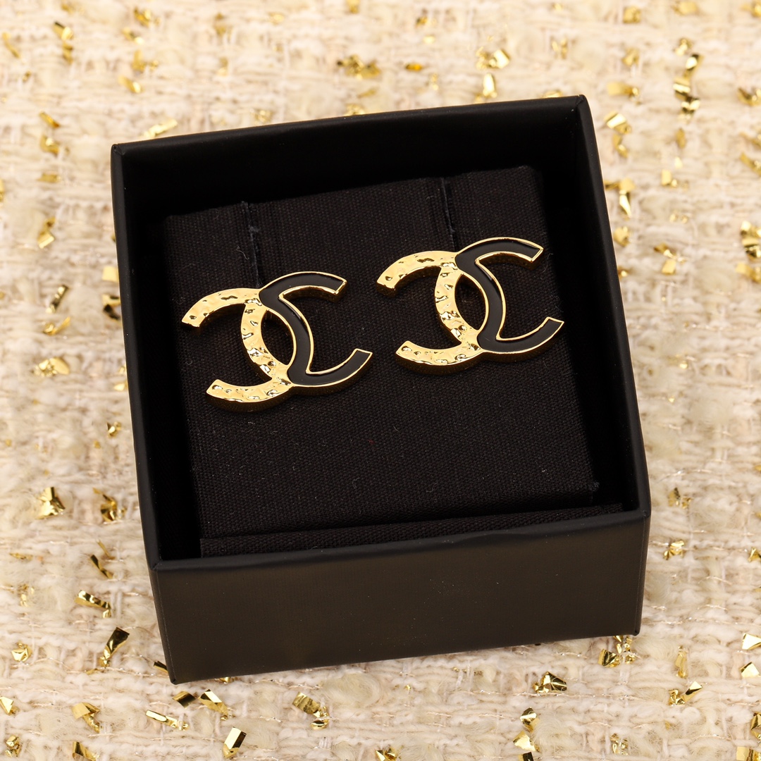 TOP CHANEL CC Earrings