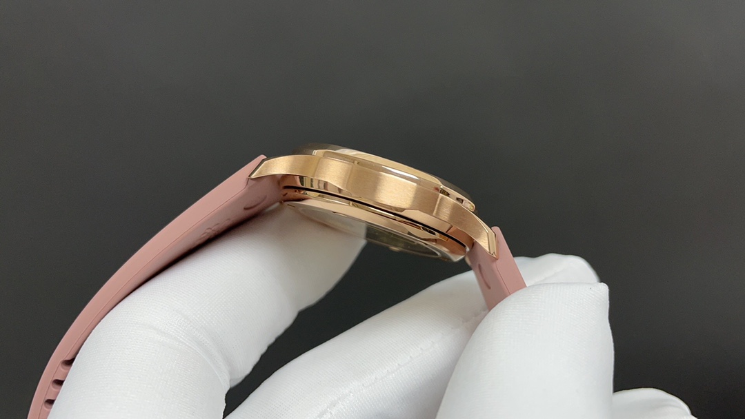 TOP Patek Philippe AQUANAUT Women's 35.6mm Watch - Pink with Gold