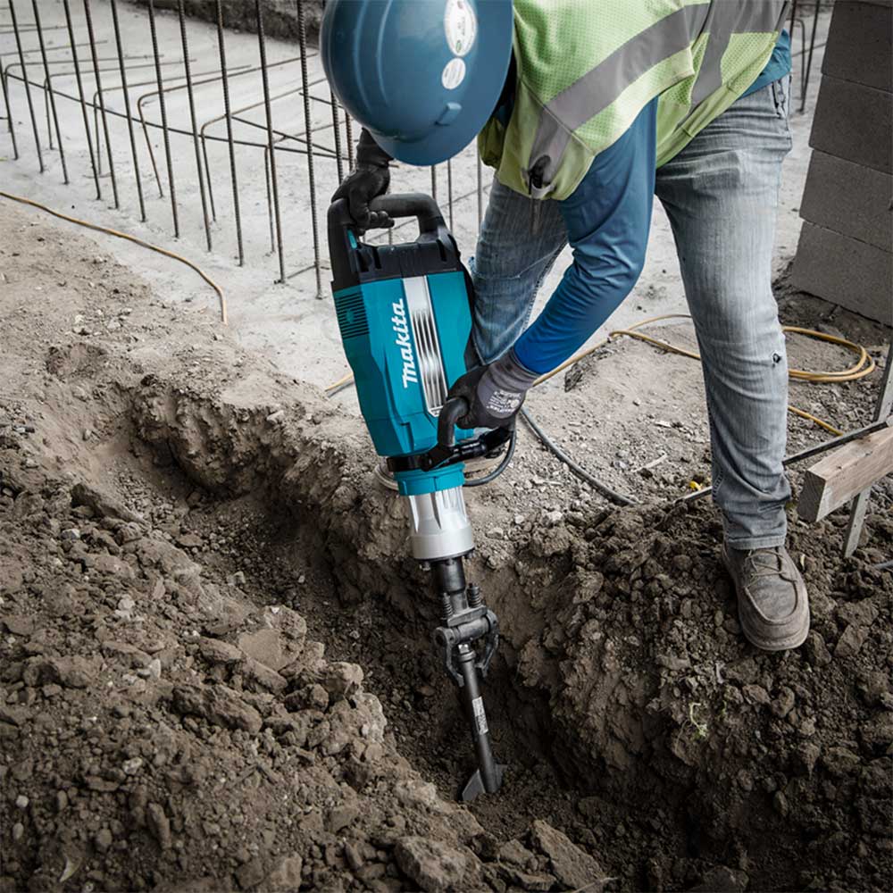 HM1502 43 lbs 15 Amp Corded Demolition Hammer Accepts 1-1/8