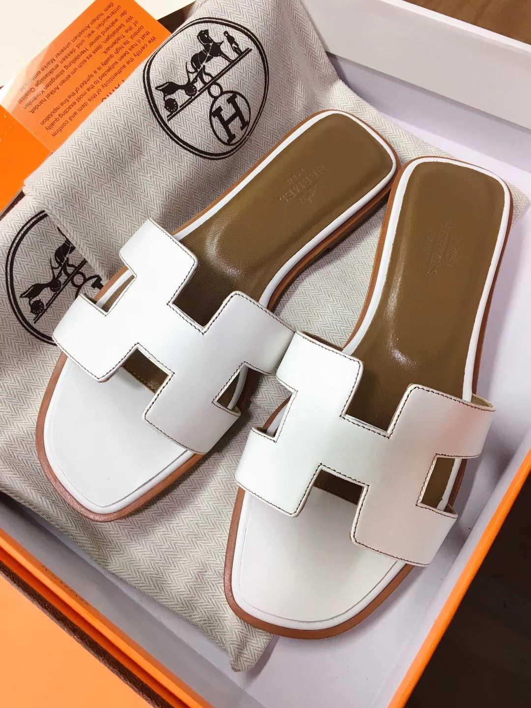 TOP HERMES Oran Smooth Leather Slides - Black/White/Brown