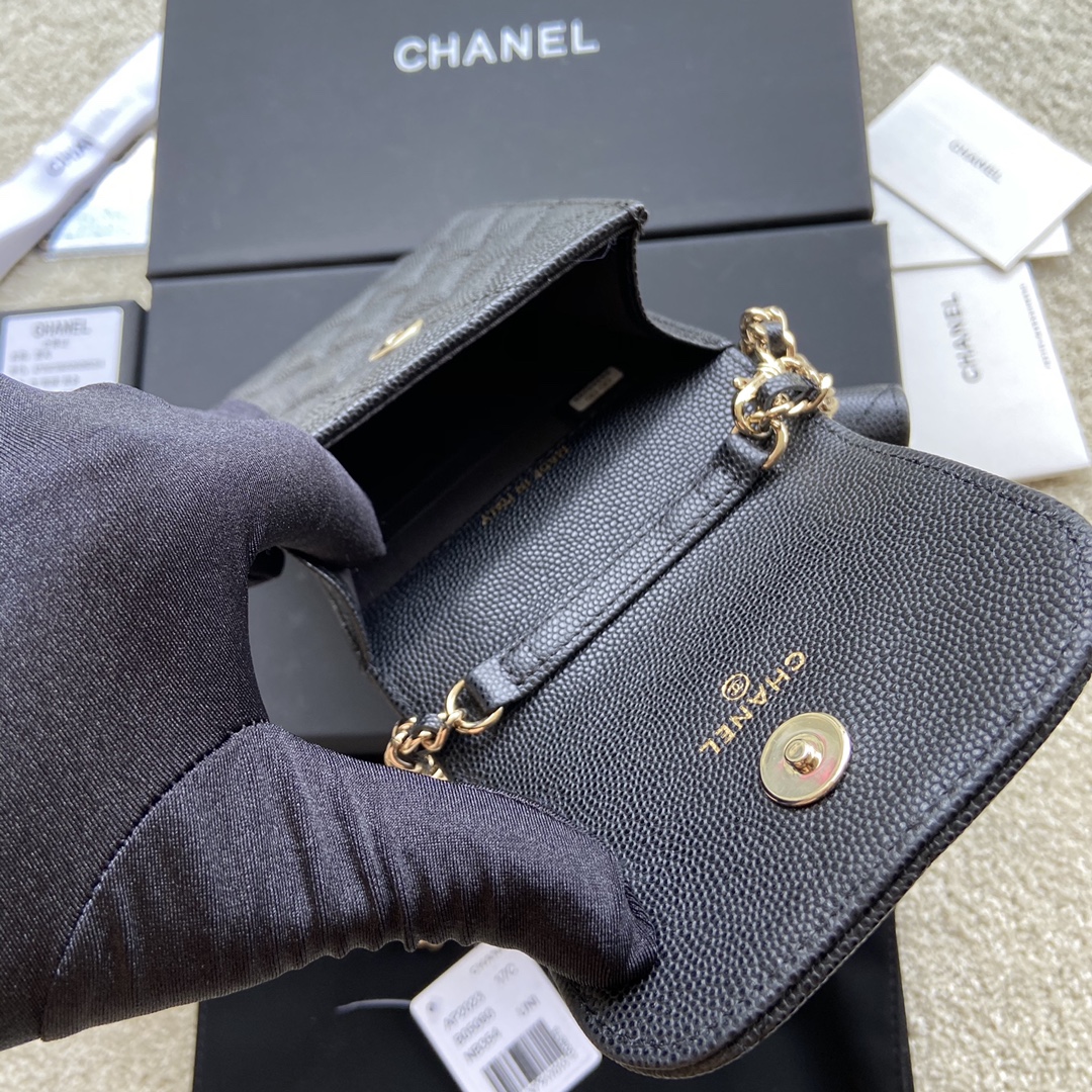 TOP CHANEL Mini Bag Grain Cowhide 10×16.5×2 cm - Black & GHW