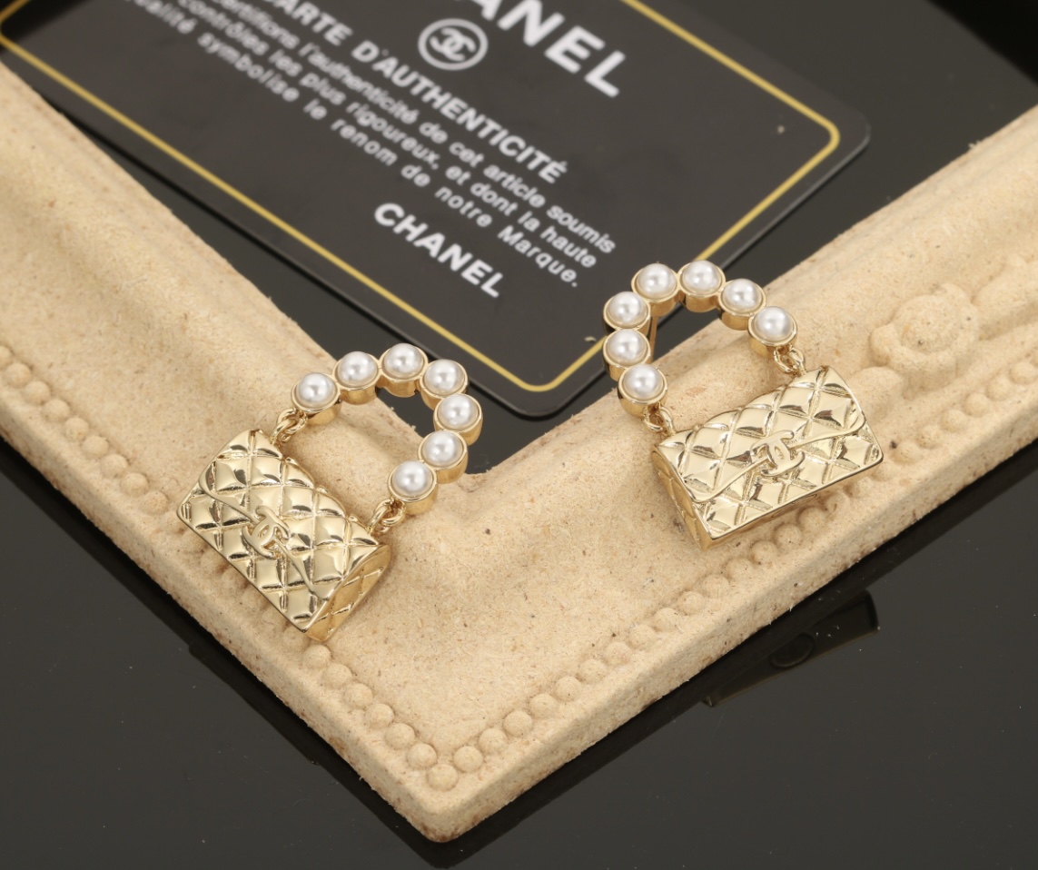 TOP CHANEL Double C Bag Earrings