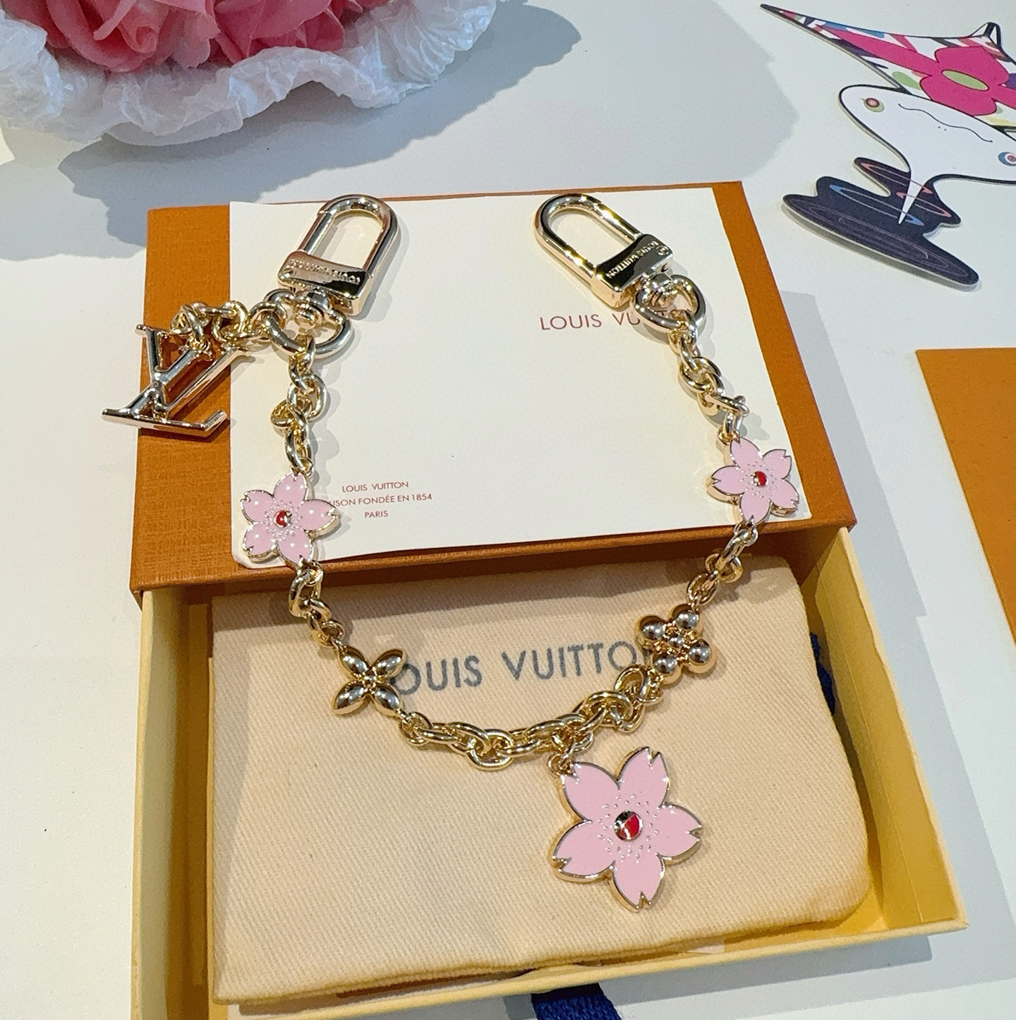 TOP Louis Vuitton LV ×TM Cherry Blossom Bag Charm  - Gold