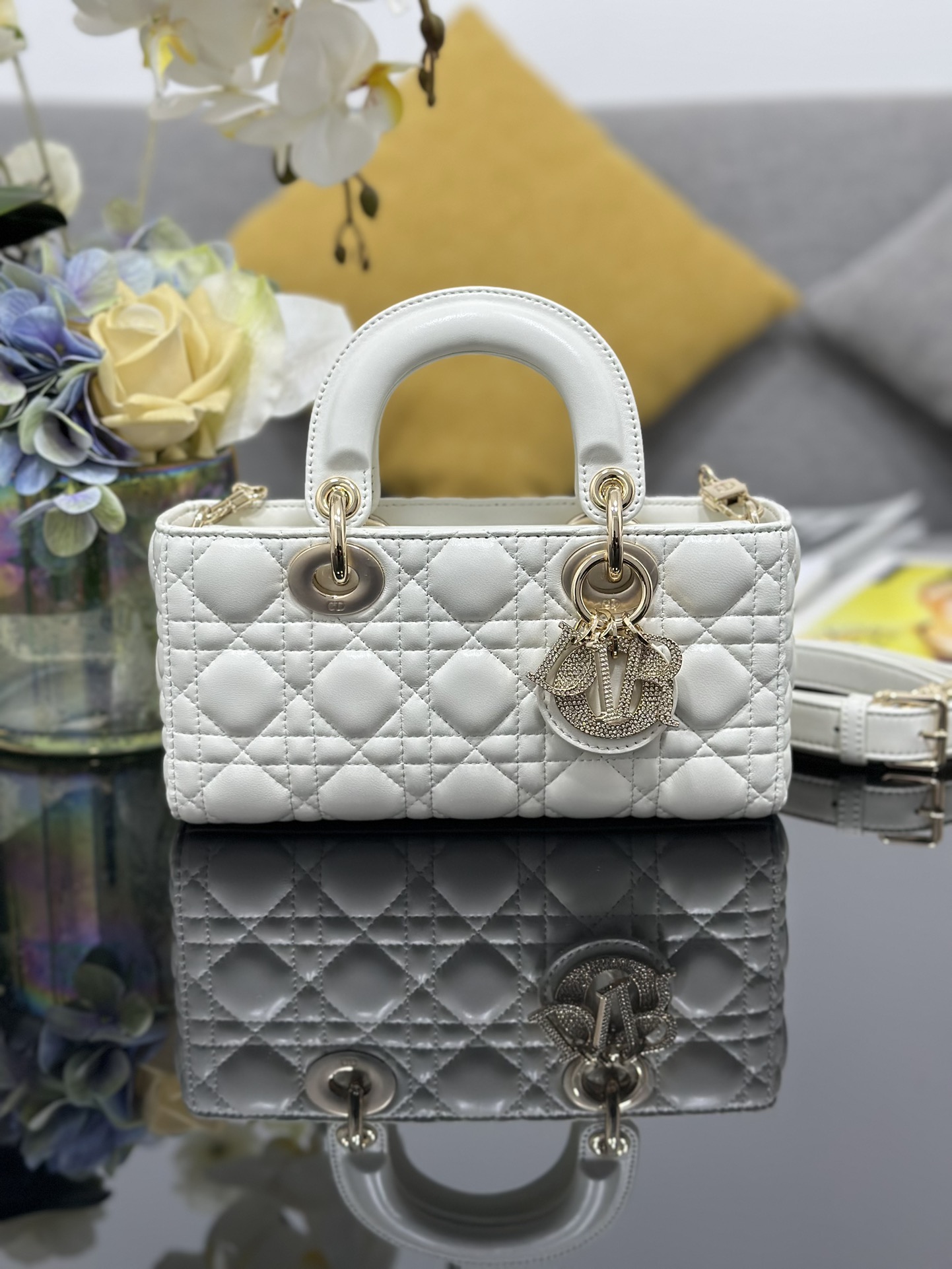 TOP Christian Dior Small Lambskin Diamond Buckle Lady D-Joy Bag 22 x 12 x 6 cm - 2 Colors