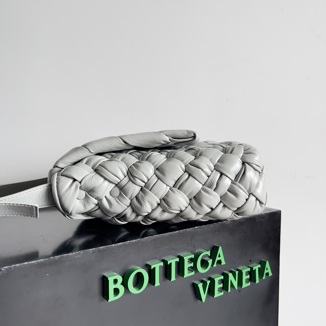 TOP Bottega Veneta BV Wrinkled Cowhide Woven Bag