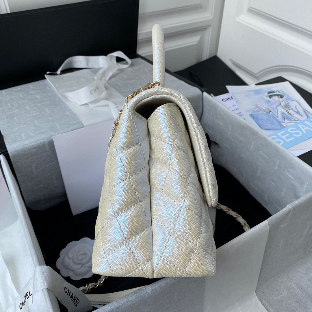 TOP CHANEL CoCo Handle Bag Carviar Large 29cm - Pearl White & GHW