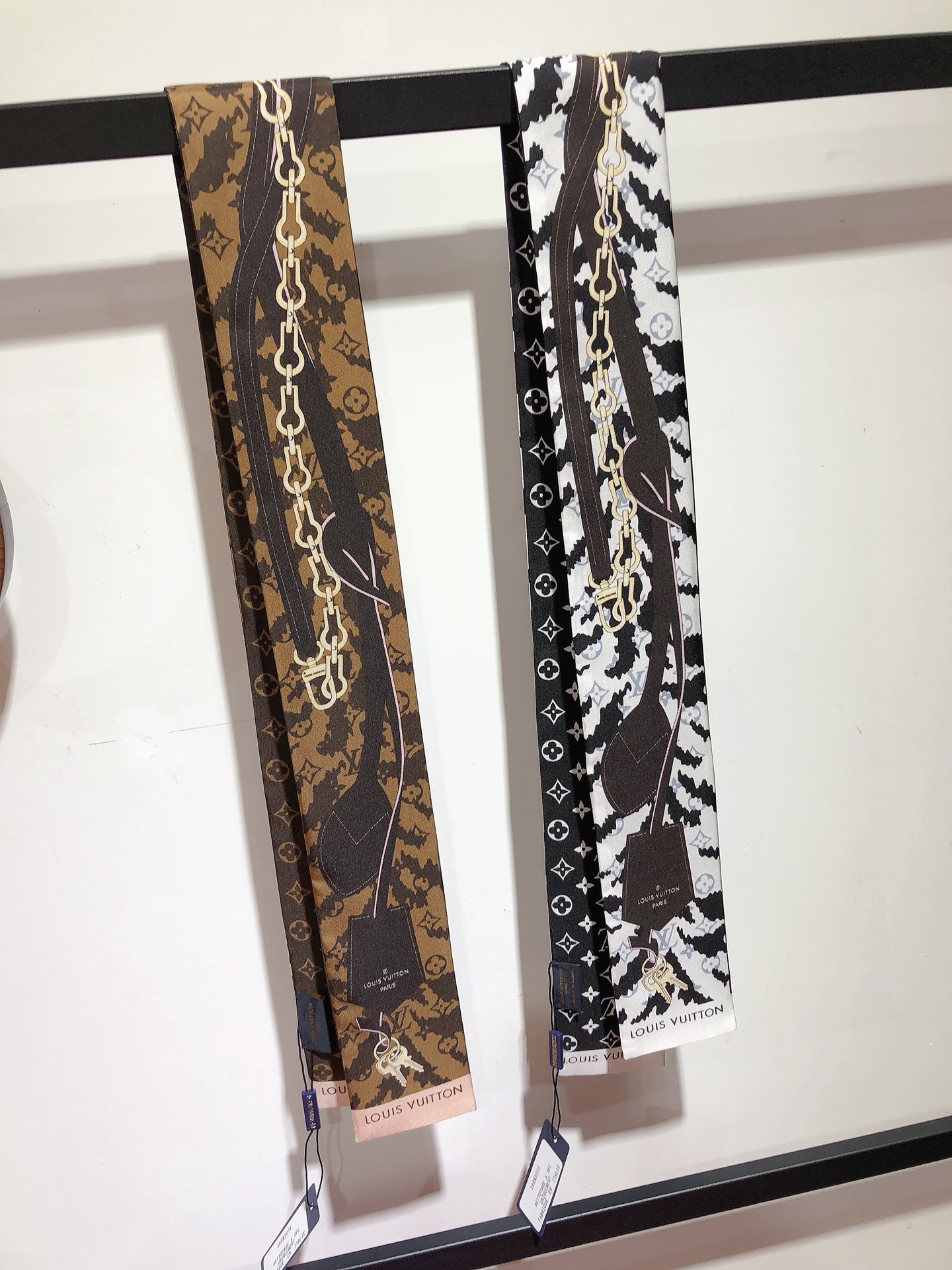 TOP Louis Vuitton LV Tigergram Scarf 120x8cm - 2 Color