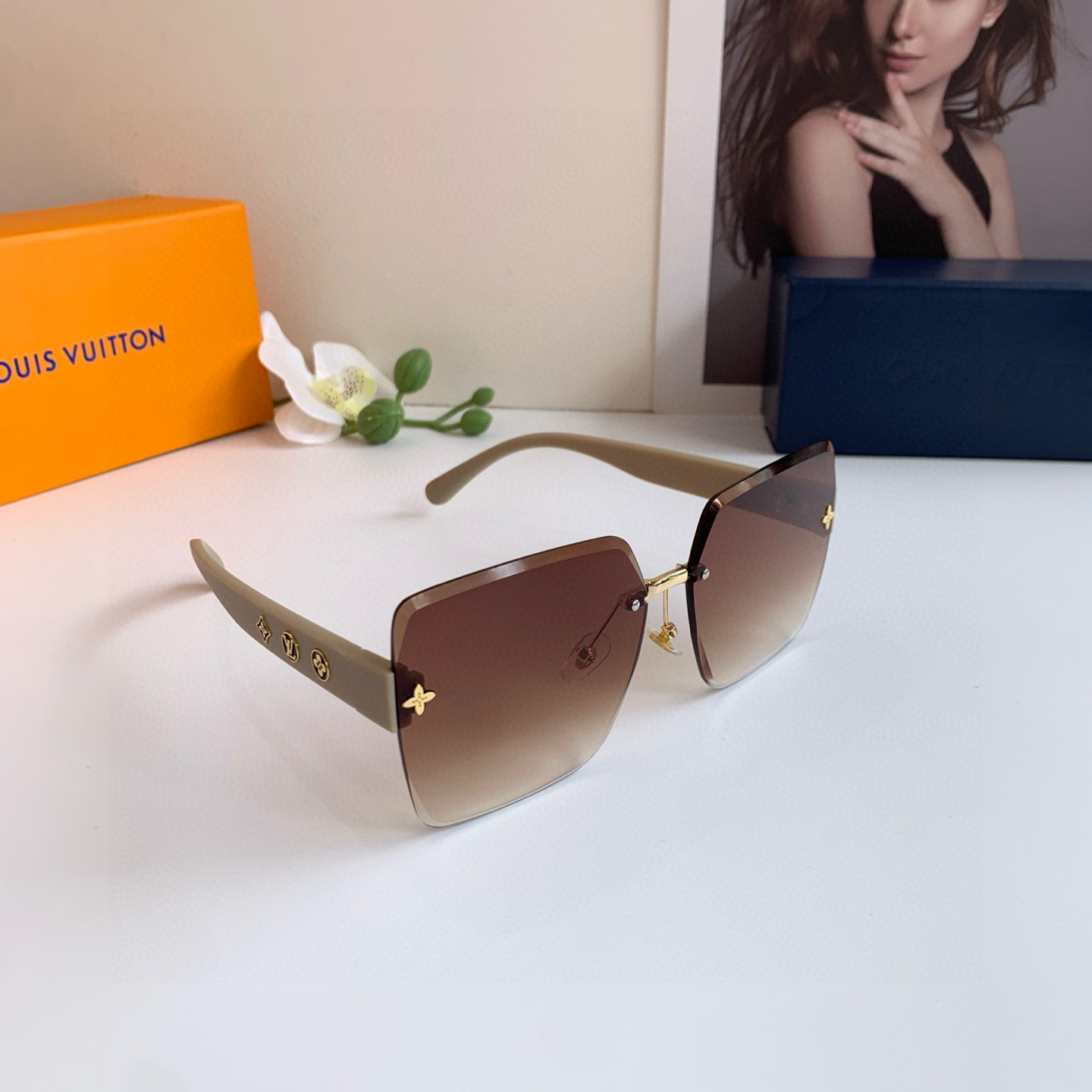TOP Louis Vuitton LV Sunglasses - 2 Colors