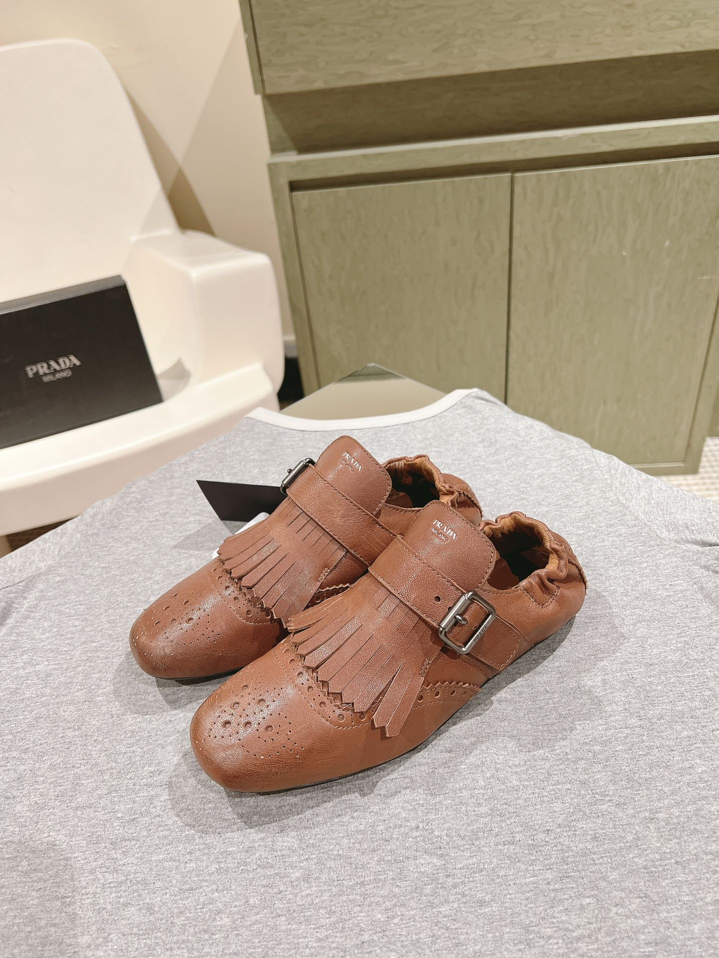 TOP PRADA Round Toe Slippers Sheepskin - 4 Colour