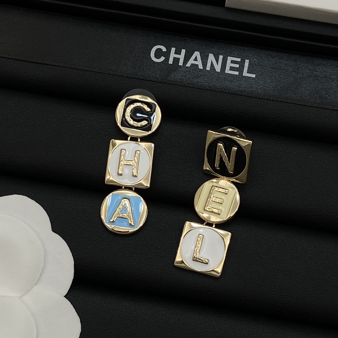 TOP CHANEL Earrings -  Gold