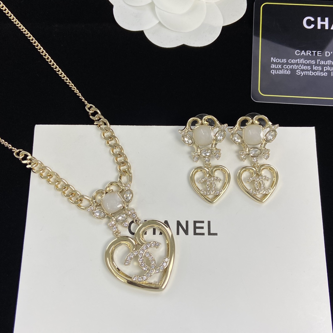 TOP CHANEL Necklace Earrings Set