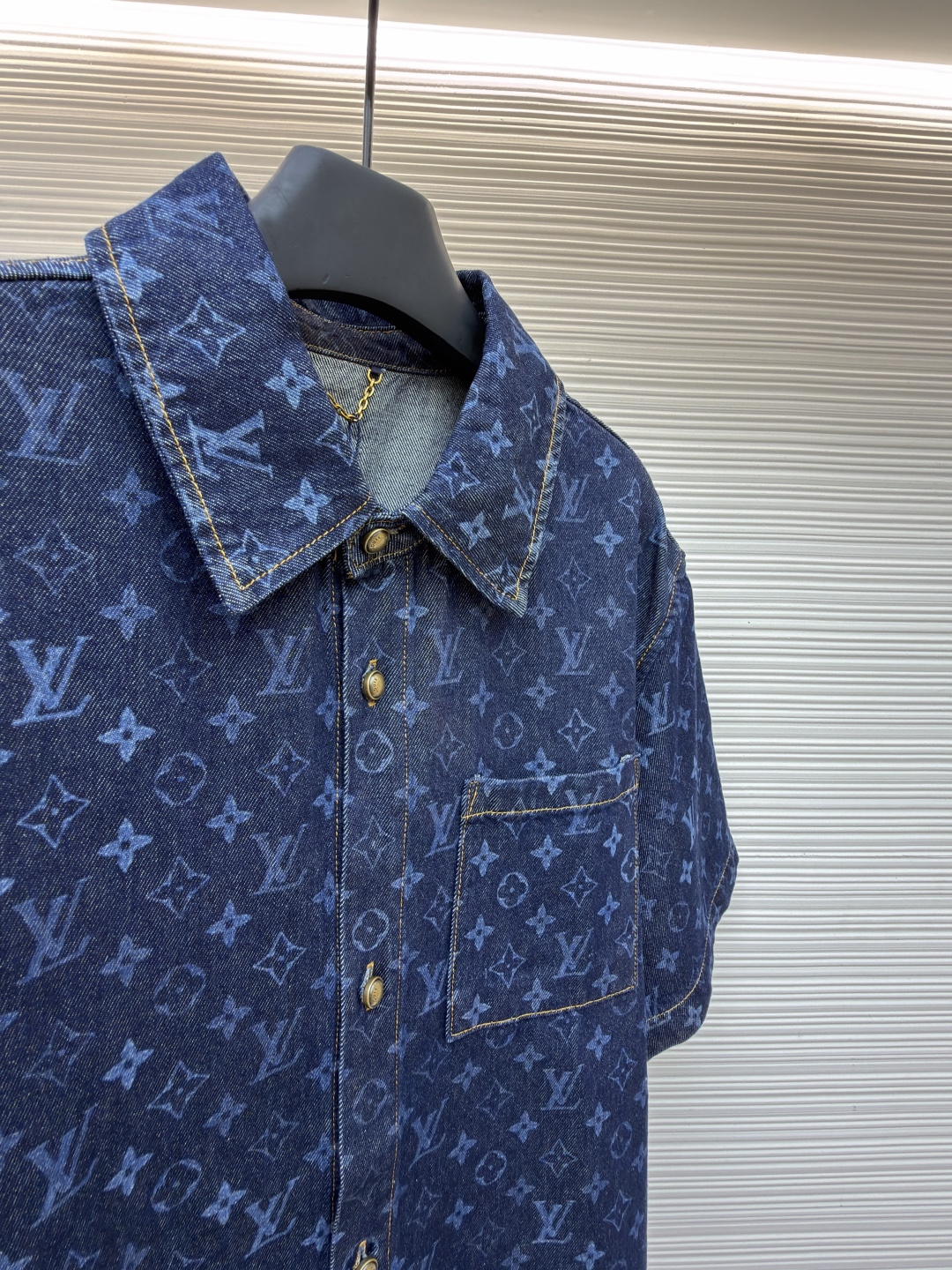 LOUIS VUITTON 字母提花渐变牛仔衬衫