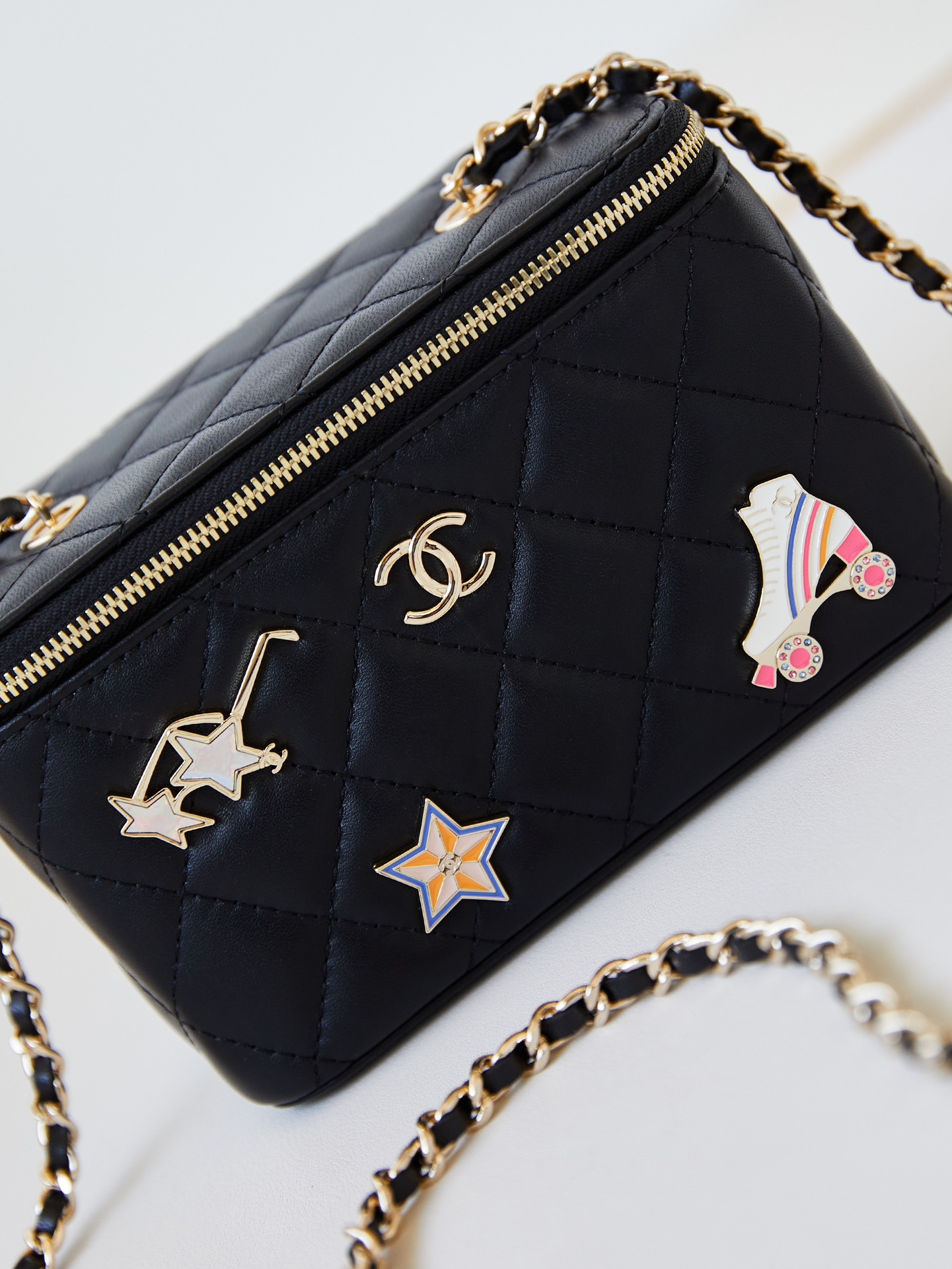 TOP CHANEL Small Badge Element 24c Box Bags 9.5×17×8cm - Black/Pink/White