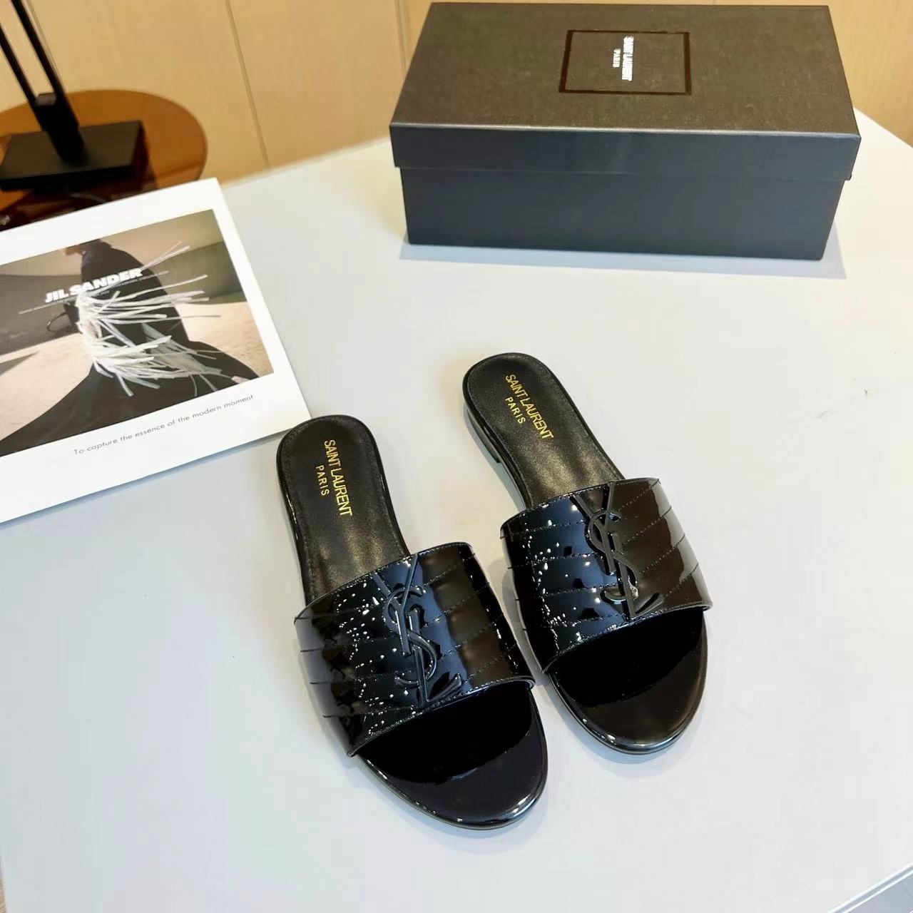 YSL Saint Laurent Black Label Slippers Patent Leather (Replica)