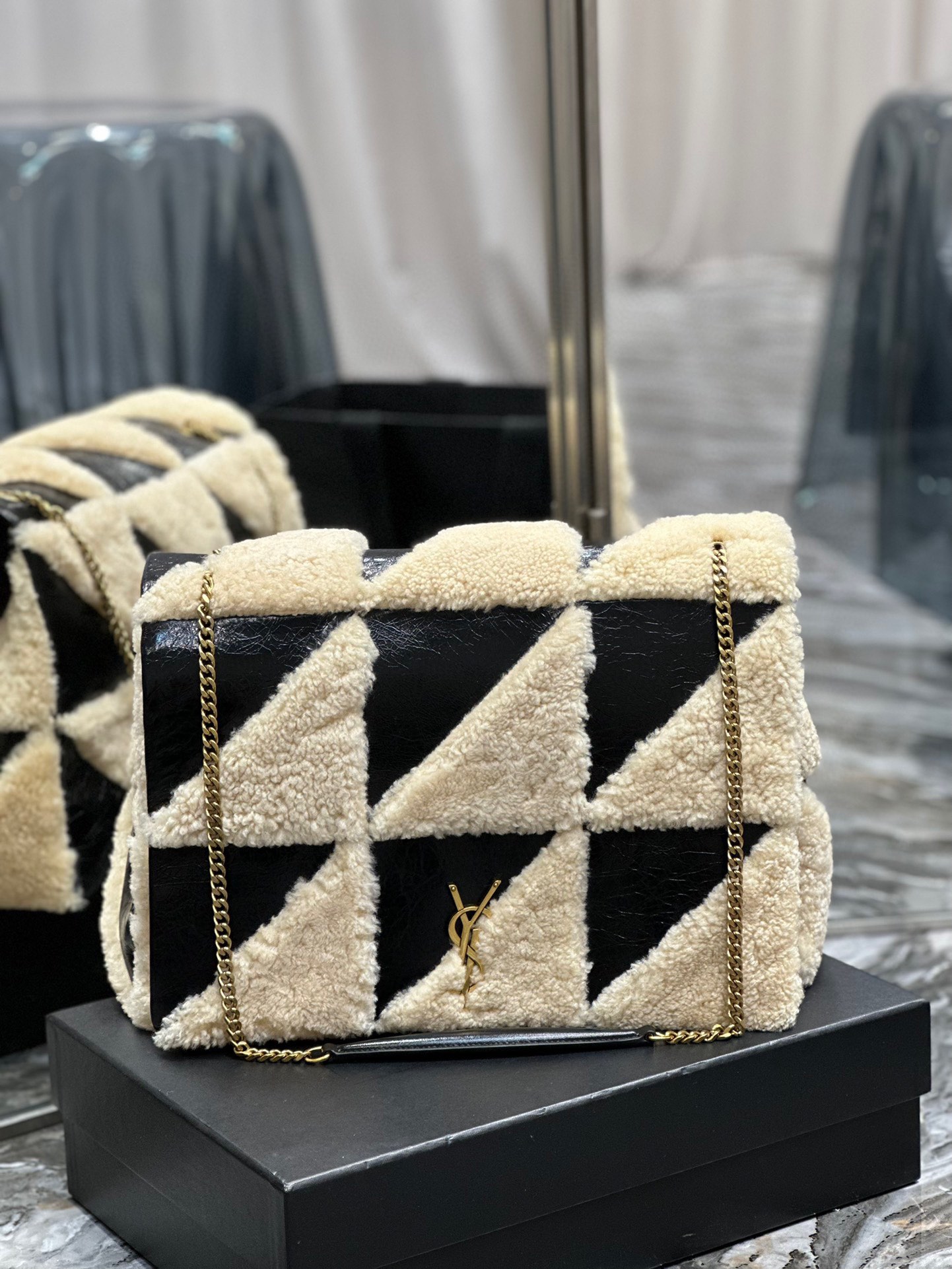 TOP Yves Saint Laurent YSL JAMIE Lambswool Shoulder Bag