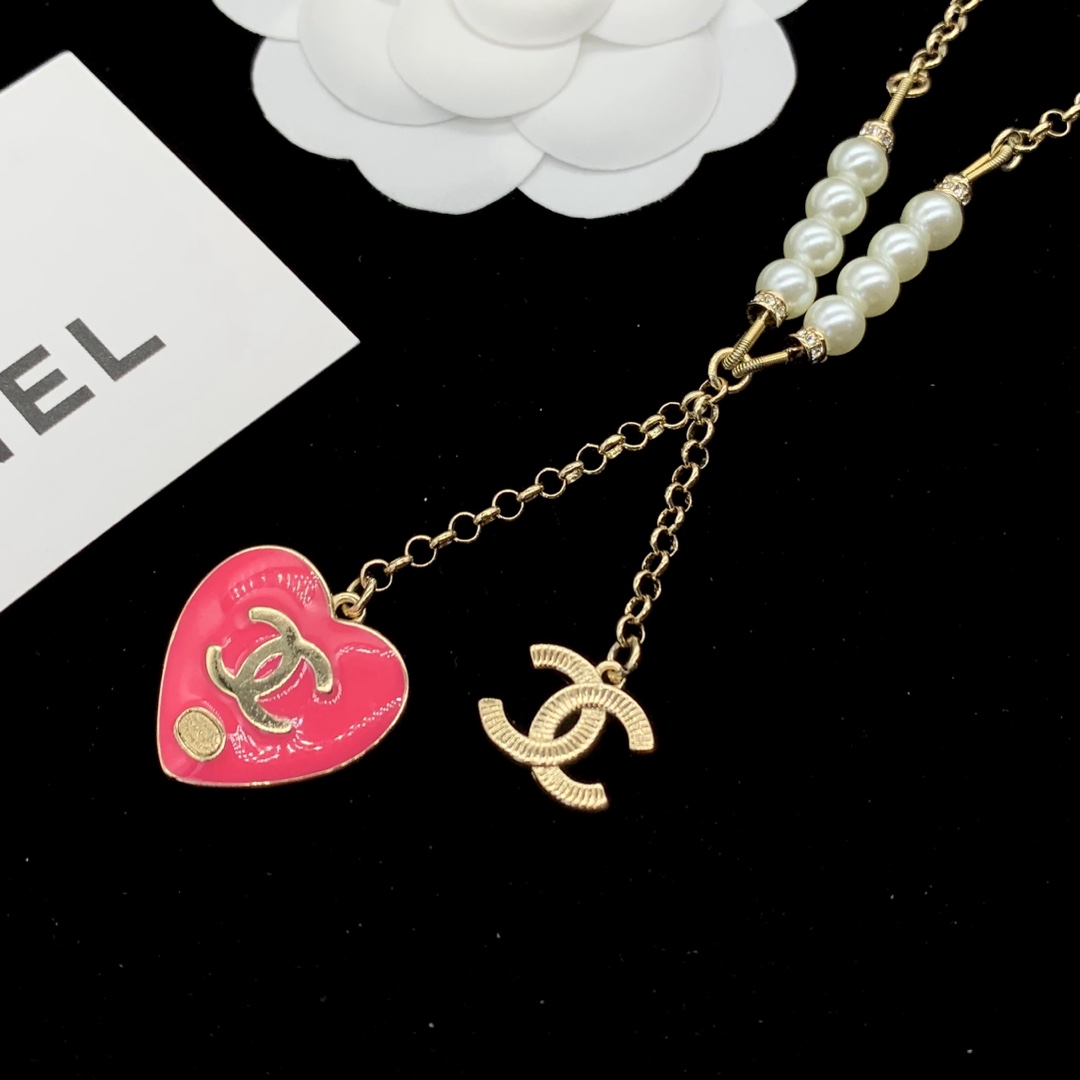 TOP CHANEL Pearl/Gold Chain/Heart Necklace