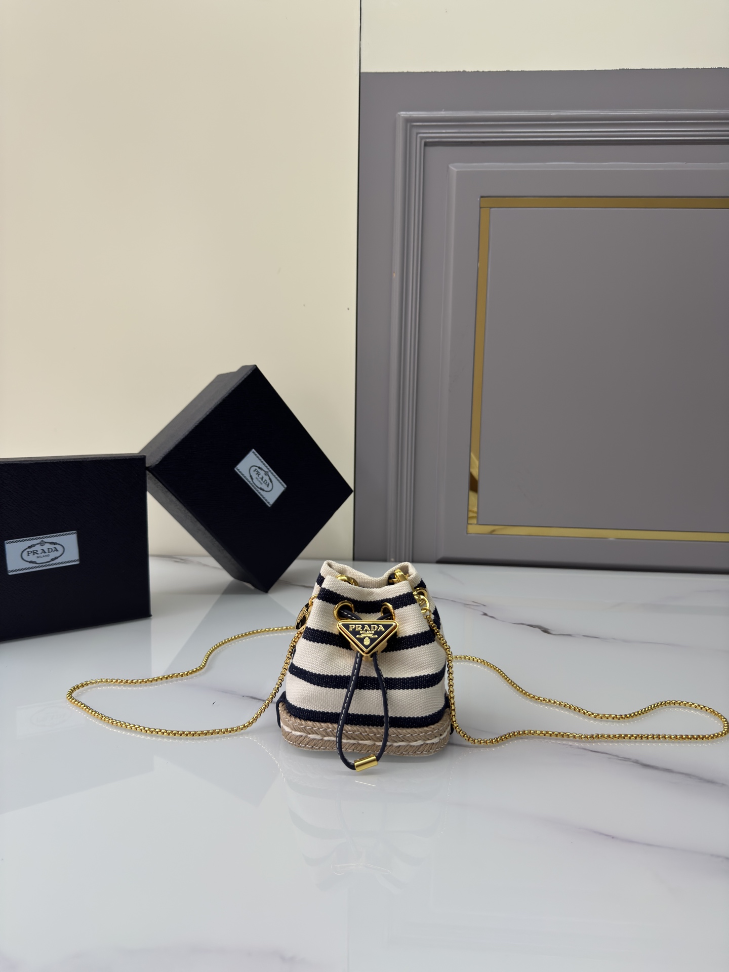 TOP PRADA Buckle Handbag 9 x 9.5 x 6 cm - 2 Color