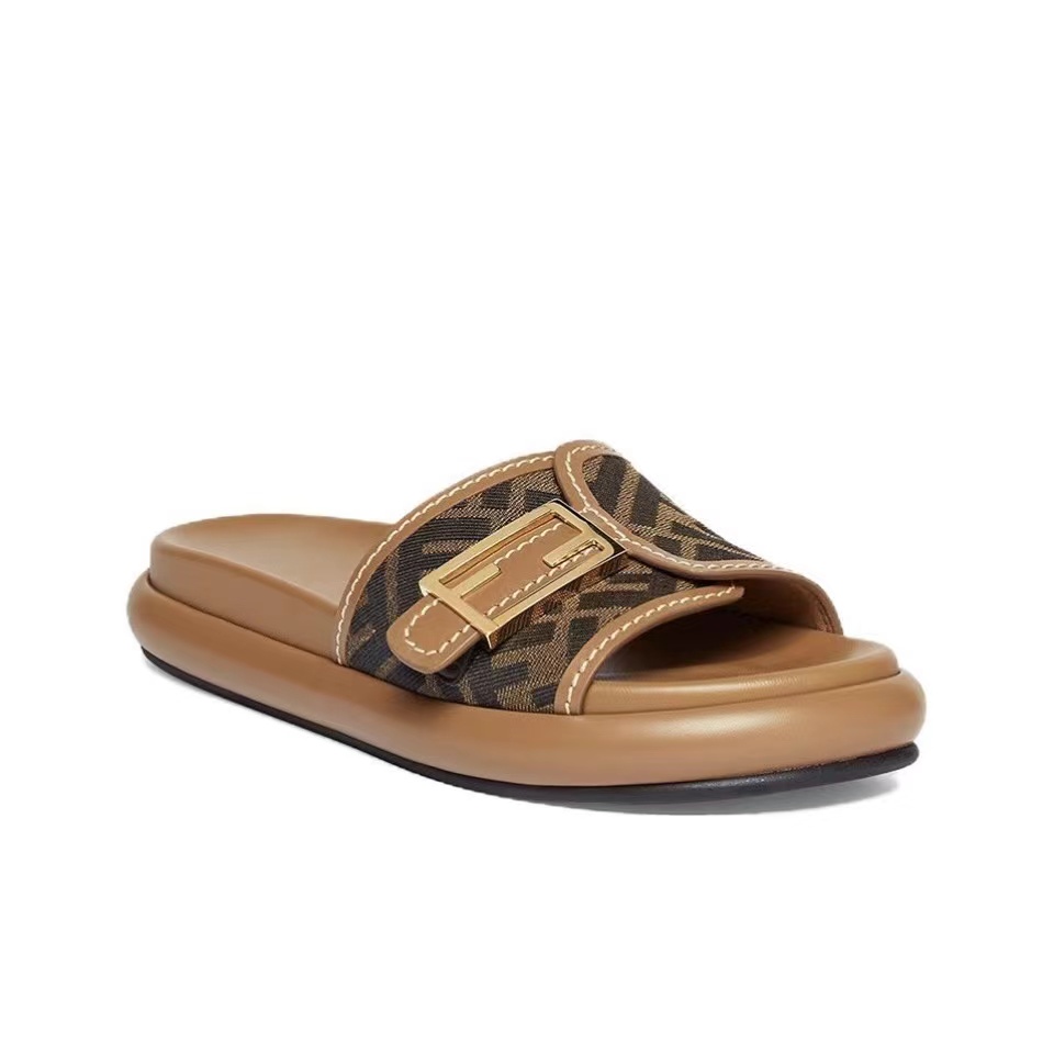 Fendi Leather Comfort Goes With Everything Shoes Sandal (Replica)