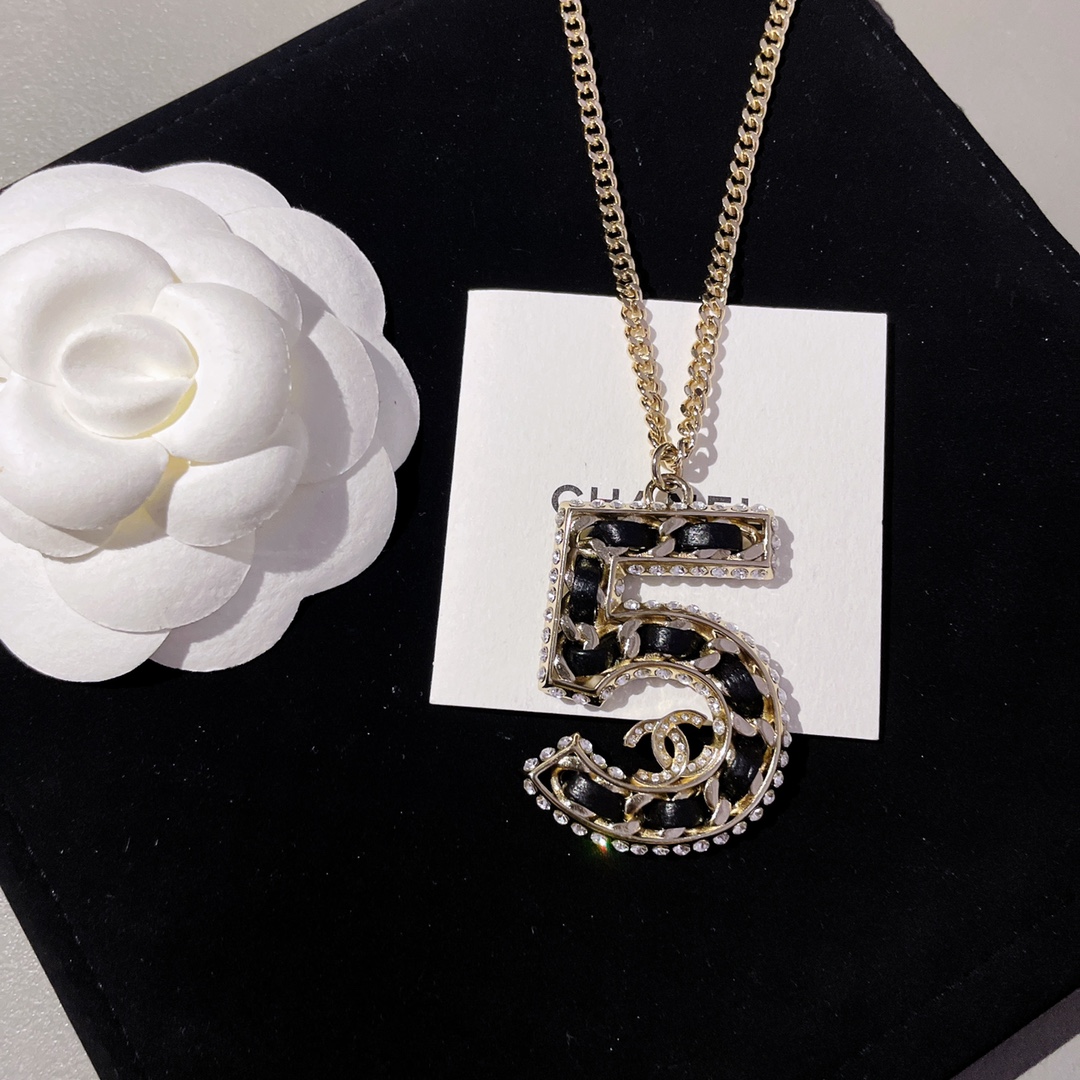 TOP CHANEL Chain Rope Lambskin Number 5 Necklace - Light Gold