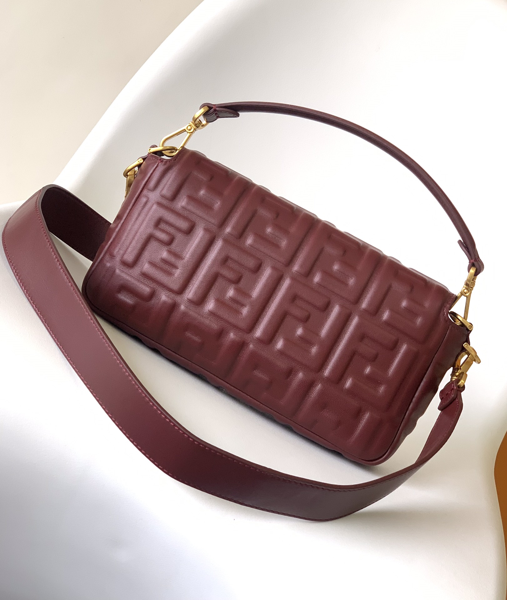 TOP FENDI Baguette Phone Pouch Bag 26*5*15cm- Red