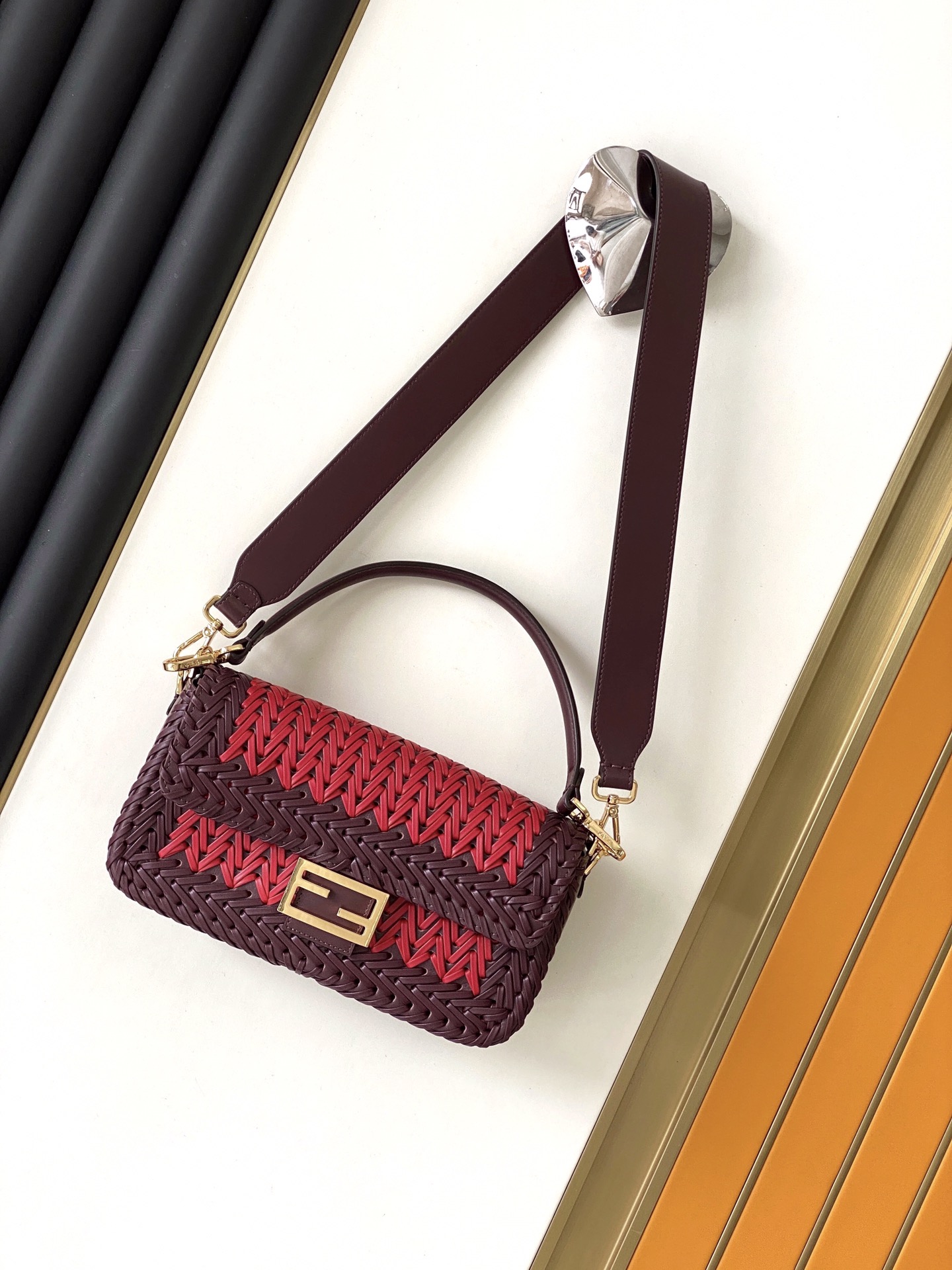 TOP FENDI FENDI Baguette Bag Hand-Woven Bag Made Of All Cowhide 27×6.5×15 cm - 3 Colour