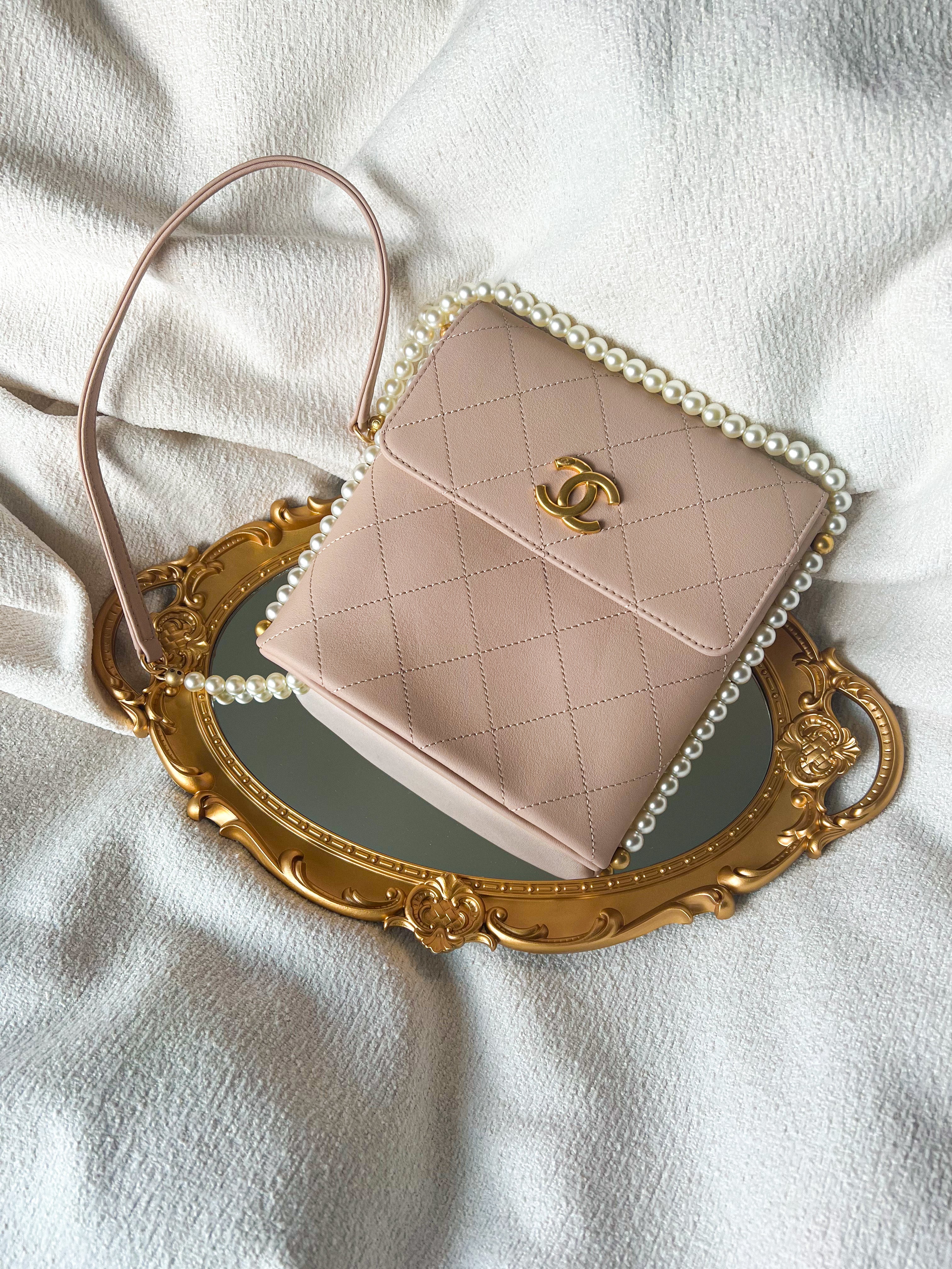 TOP CHANEL Hobo Bag Imitation Pearls Small - Beige