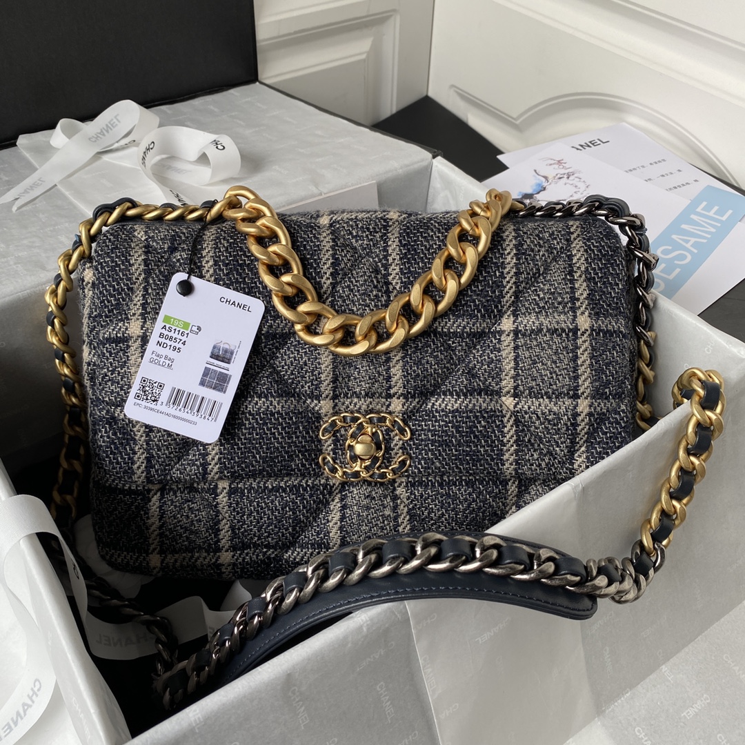 TOP CHANEL19 Bag Woolen 26/30cm