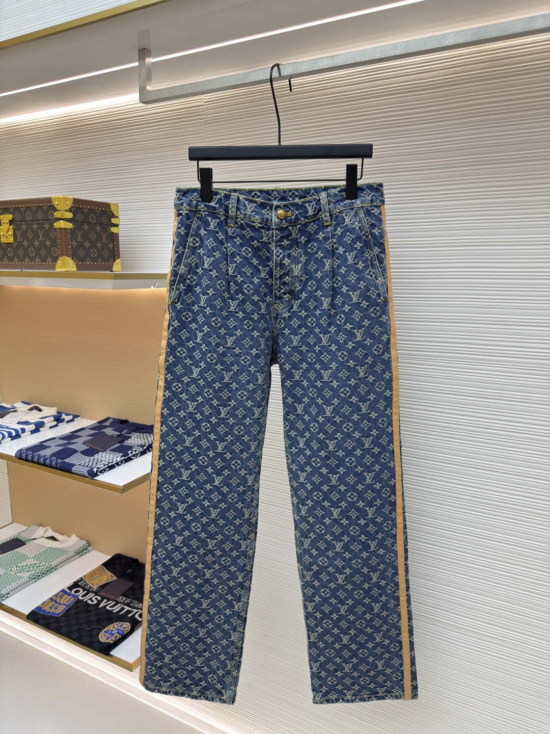 LOUIS VUITTON 提花满印缝边牛仔裤