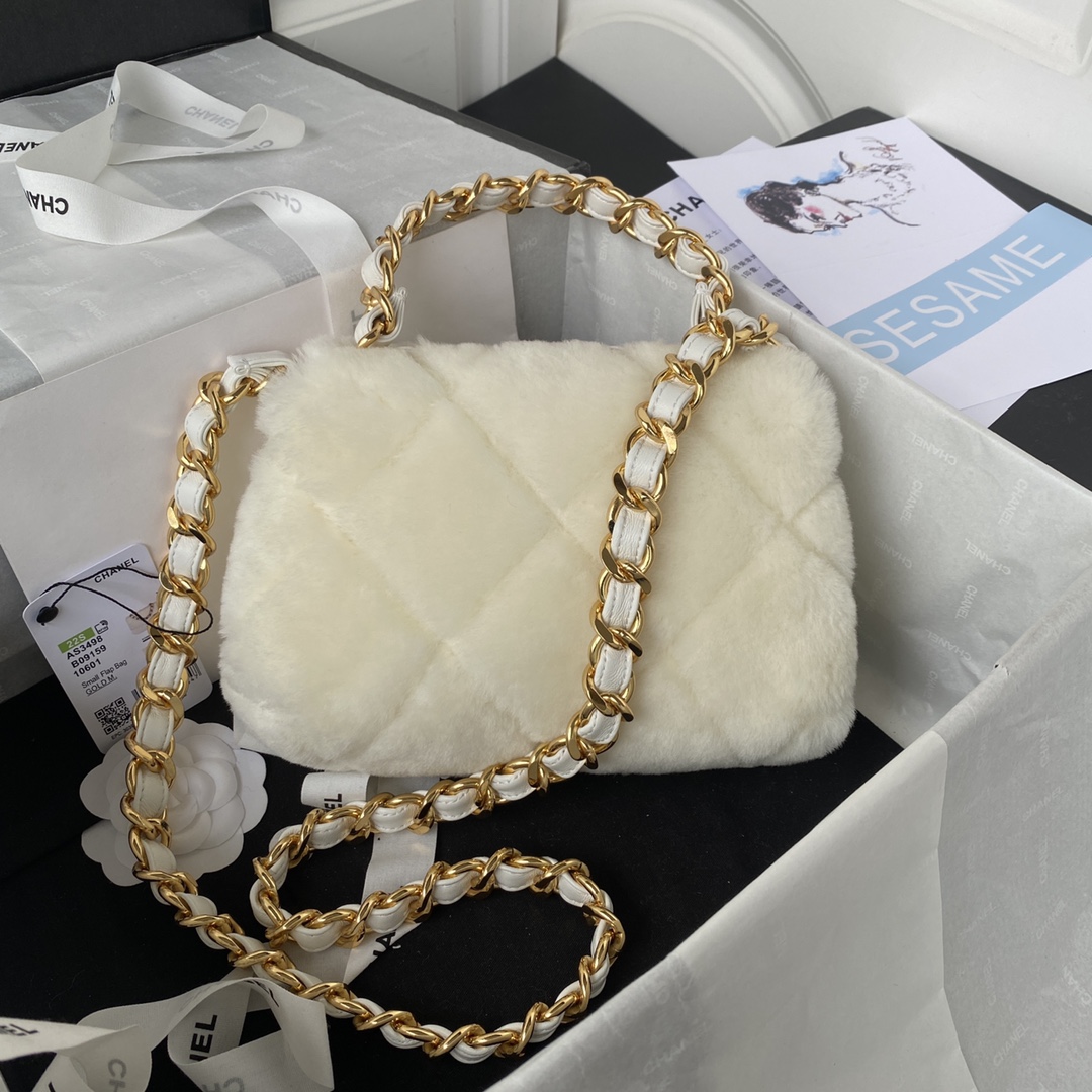 TOP CHANEL Classic Flap Bag Wool 15 X 20.5 X 8 cm - White & GHW