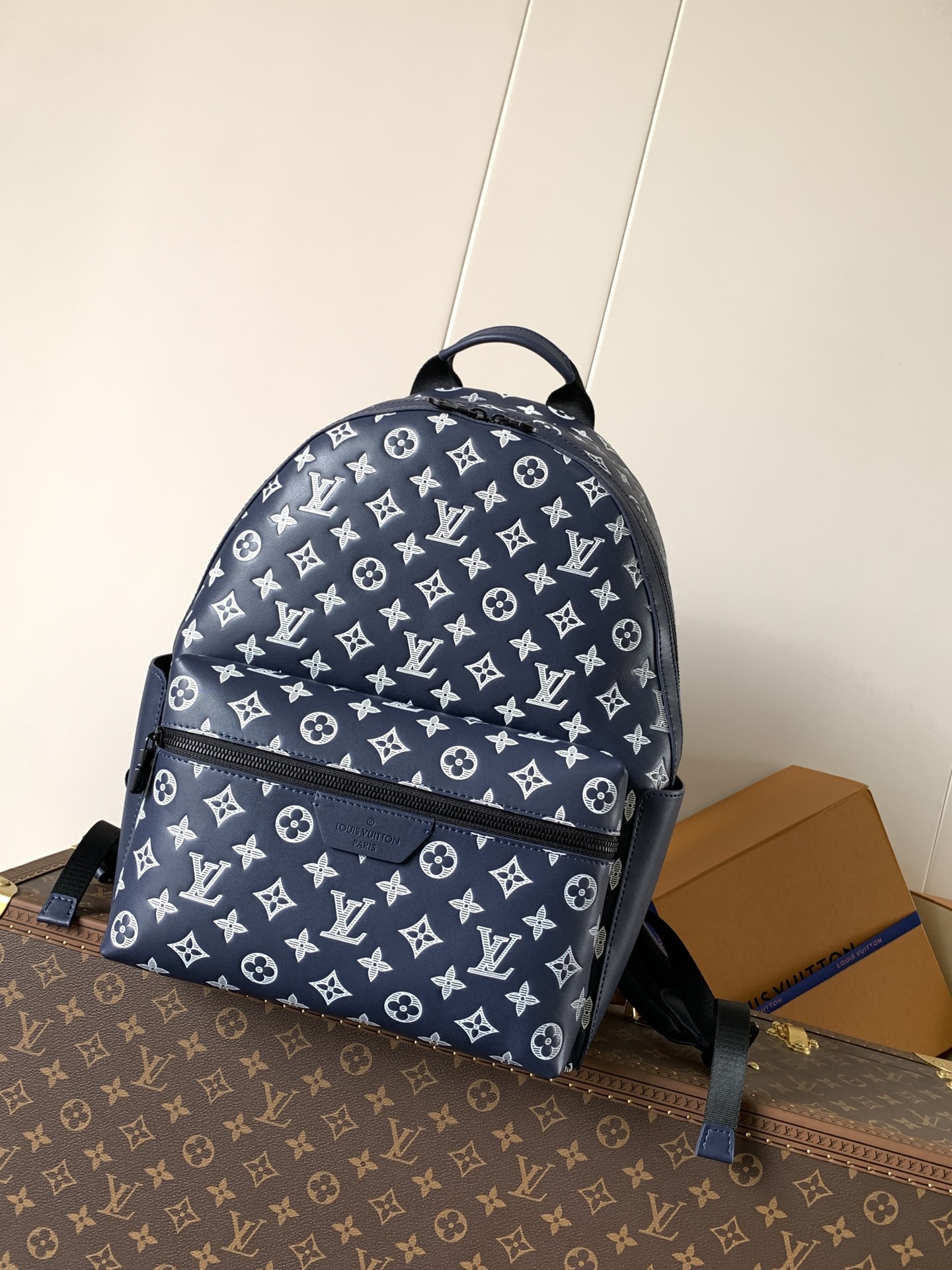 TOP Louis Vuitton LV Discovery Backpack Monogram Shadow 29x38x20cm - Navy Blue