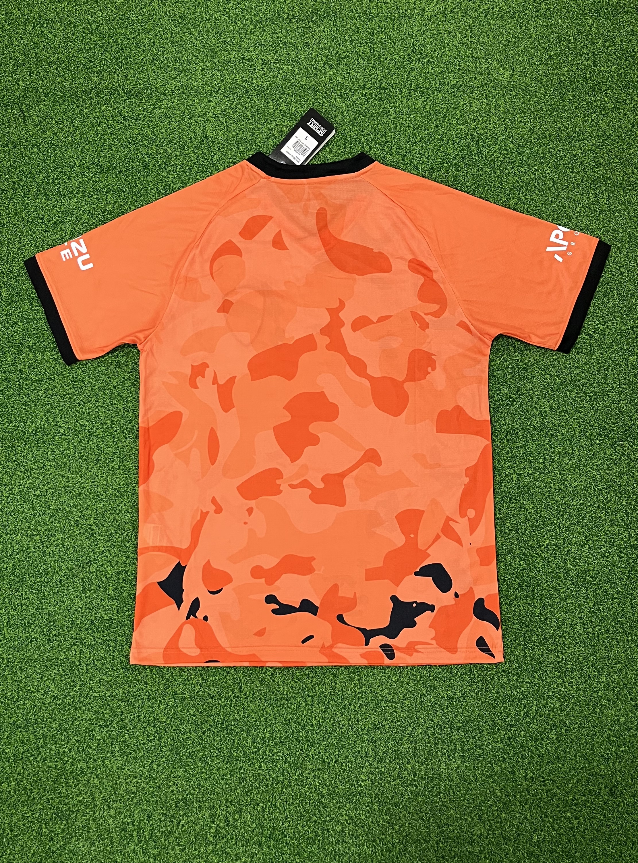 2425 Brisbane Roar home  jersey.Player embroidery version