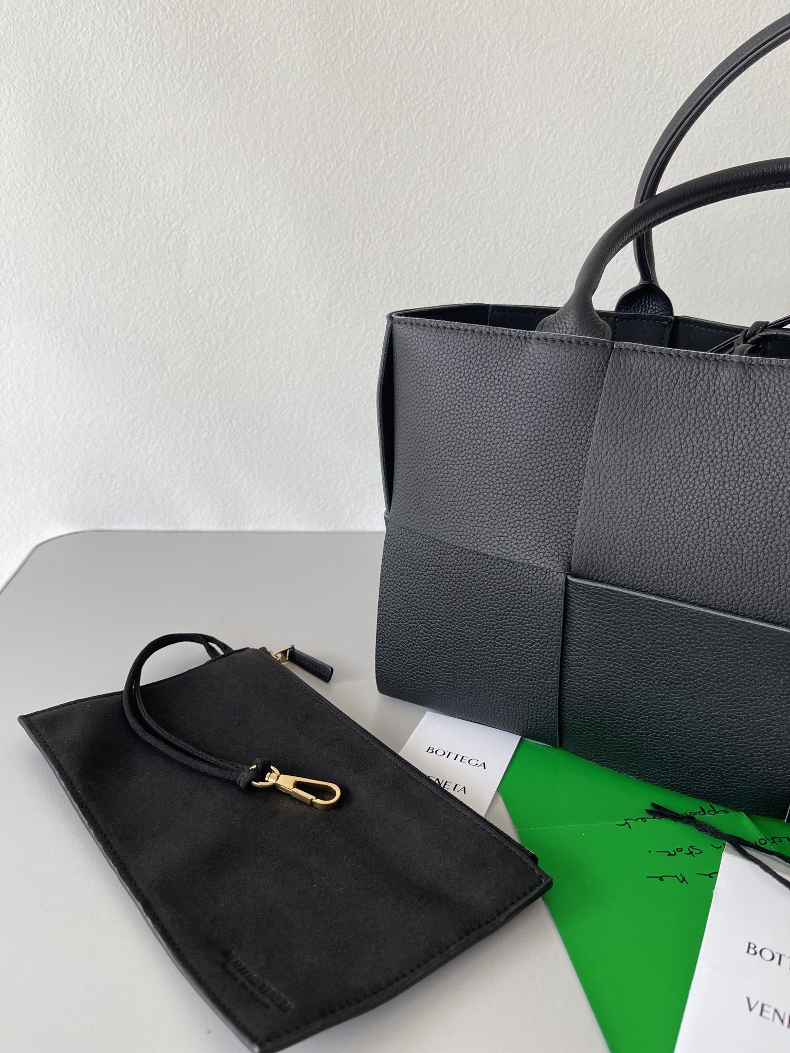 TOP Bottega Veneta BV Tote Bag Cowhide 38*25*14cm- Black