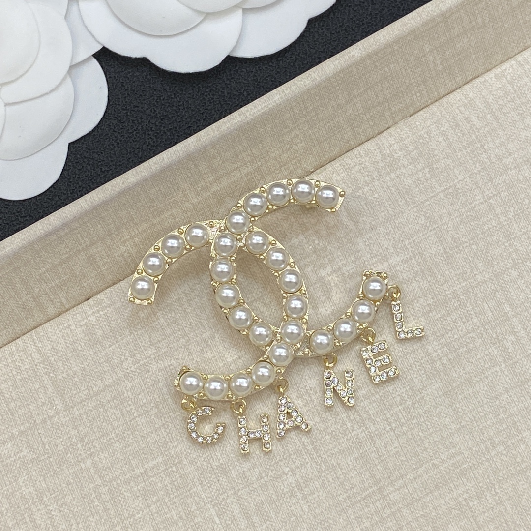 TOP CHANEL CC Brooch - Gold