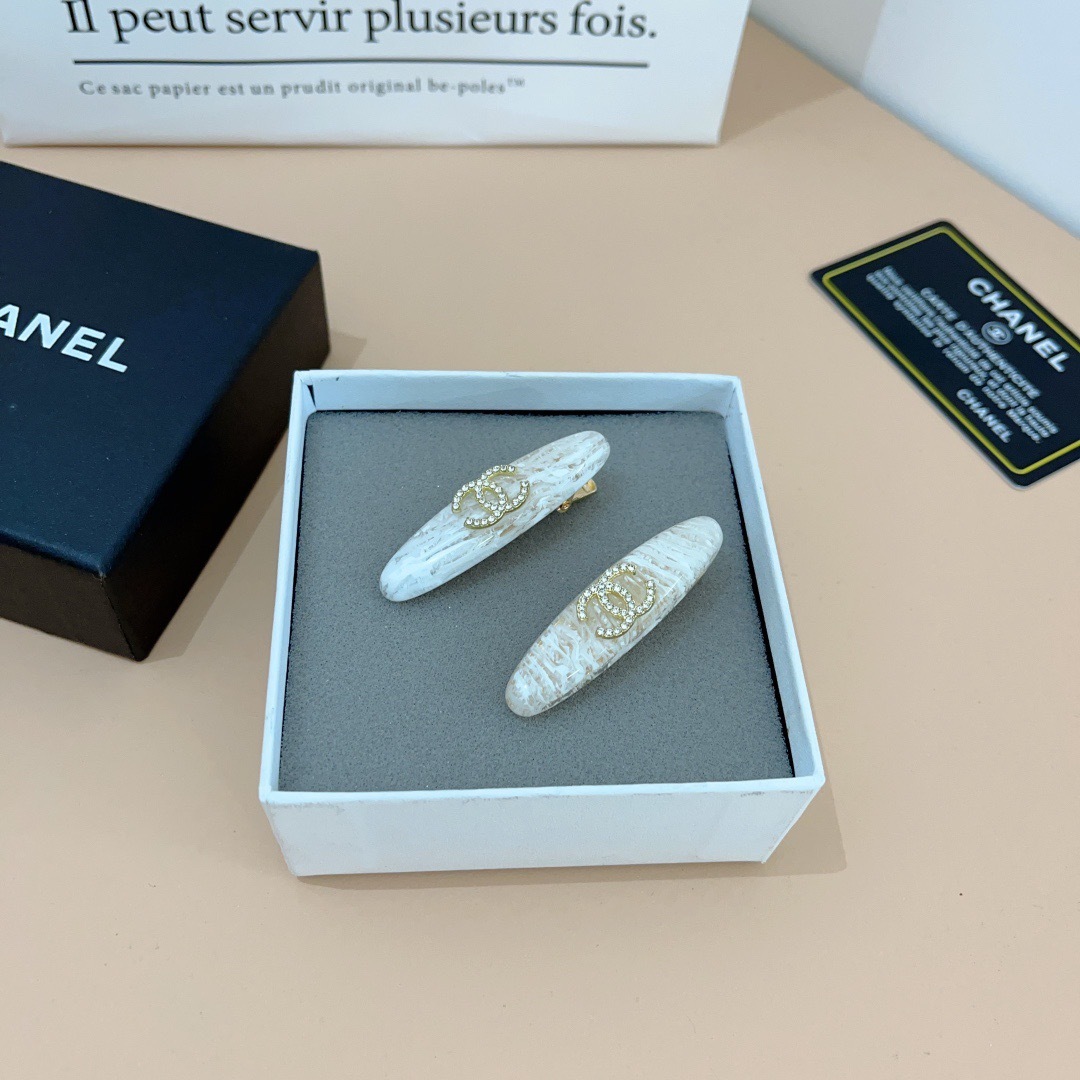 TOP CHANEL Hairpin - 2 Colors