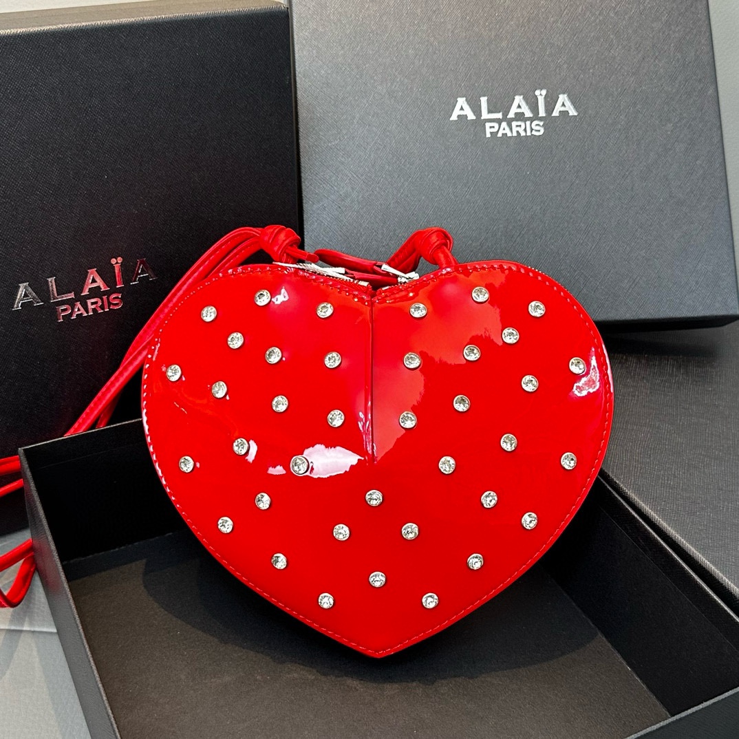 ALaia Diamond Heart Handbag (Replica)
